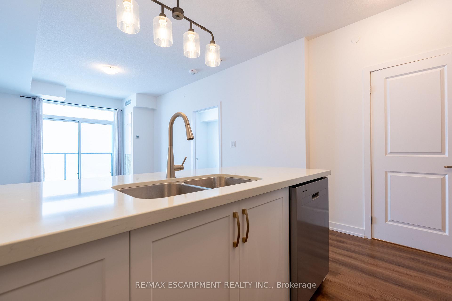 Photo 11 of Unit 801, 450 Dundas Street E, Hamilton, Waterdown — HOMEH