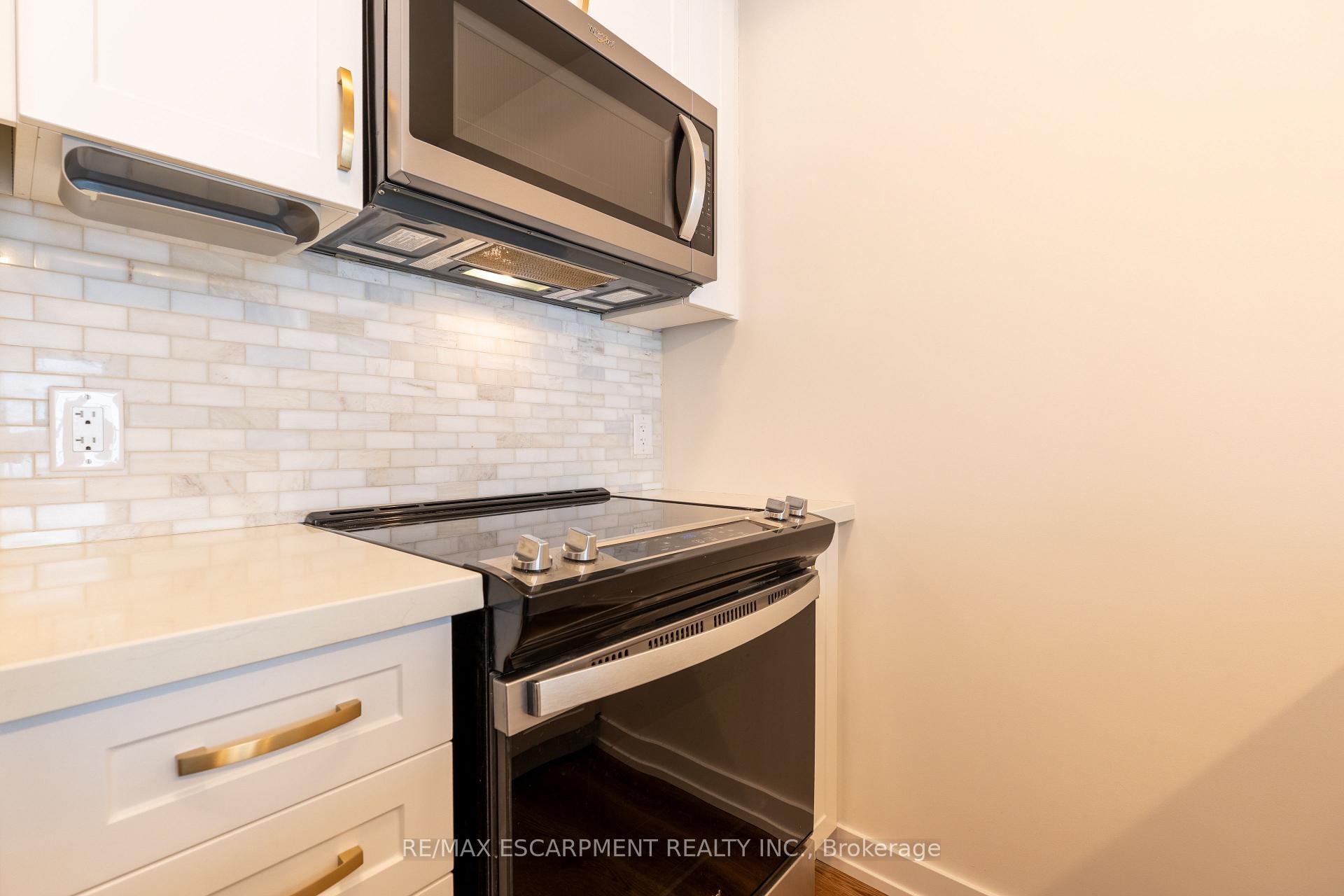 Photo 12 of Unit 801, 450 Dundas Street E, Hamilton, Waterdown — HOMEH
