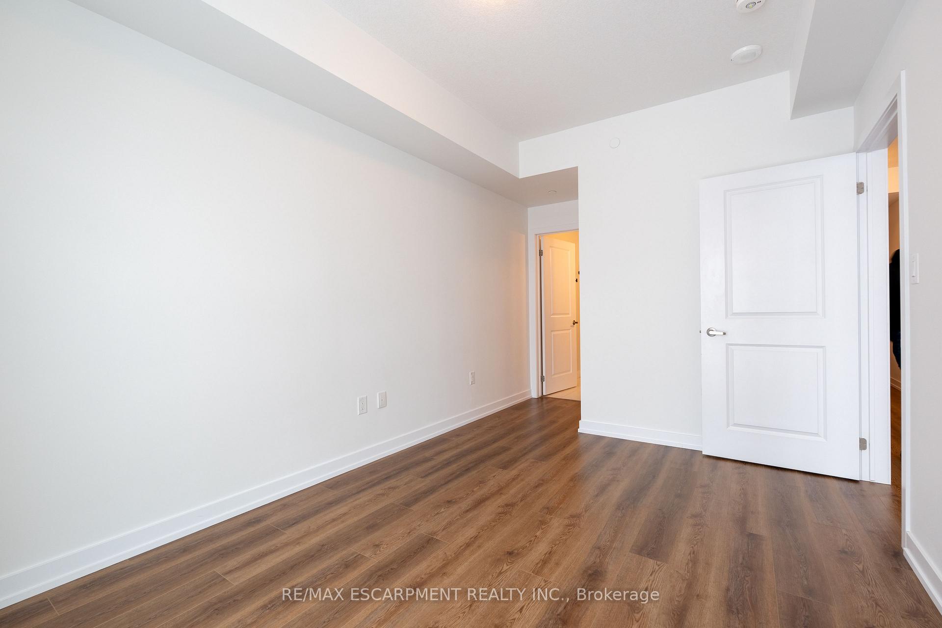 Photo 15 of Unit 801, 450 Dundas Street E, Hamilton, Waterdown — HOMEH