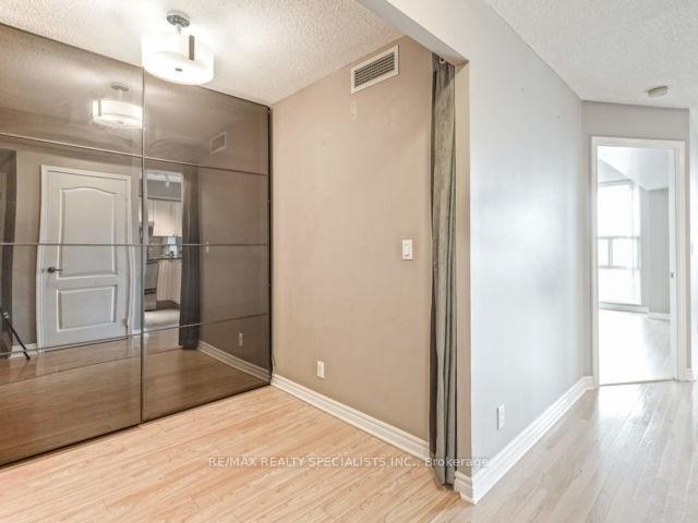 Photo 3 of Unit 1801, 1 Elm Drive, Mississauga, City Centre — HOMEH