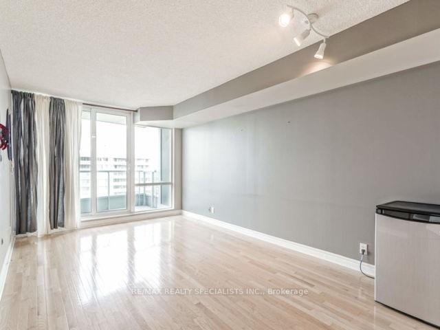 Photo 5 of Unit 1801, 1 Elm Drive, Mississauga, City Centre — HOMEH