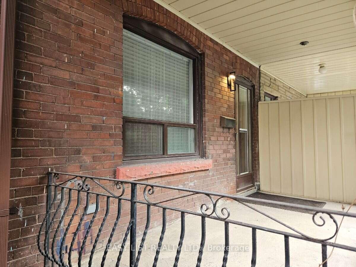 Photo 4 of 449 Pacific Avenue, Toronto, Junction Area — HOMEH