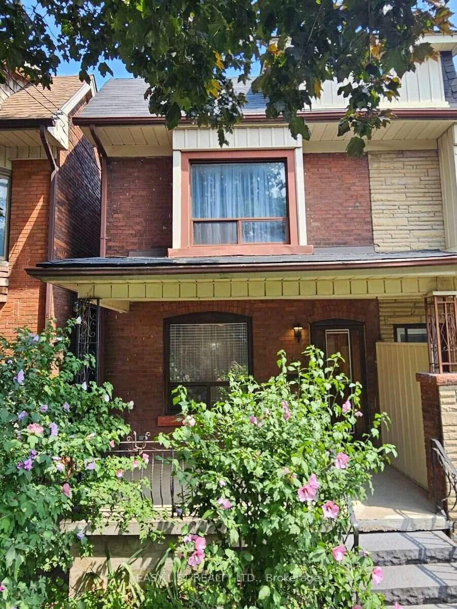 Photo 3 of 449 Pacific Avenue, Toronto, Junction Area — HOMEH