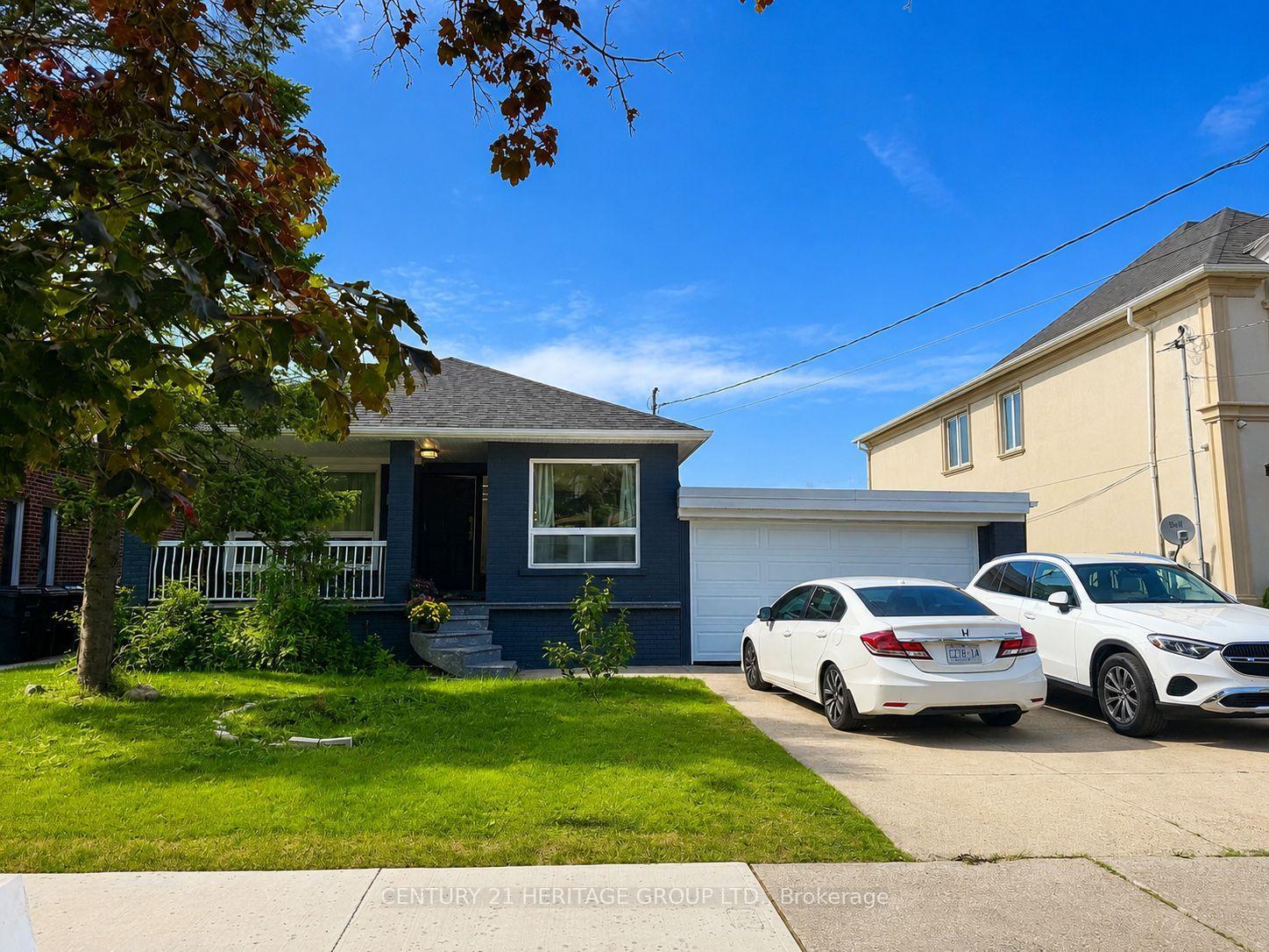 Photo 1 of 124 Regina Avenue, Toronto, Englemount-Lawrence — HOMEH