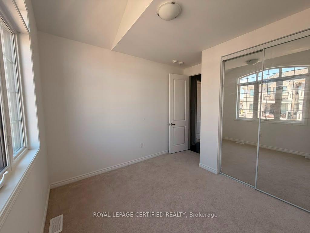 Photo 10 of 1514 Moira Crescent, Milton, Bowes — HOMEH