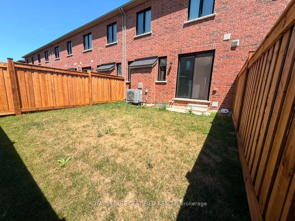 Photo 14 of 1514 Moira Crescent, Milton, Bowes — HOMEH
