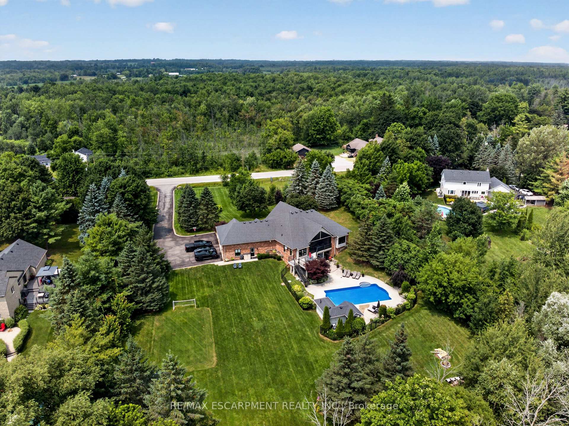 Photo 32 of 2050 15 Side Road Side Road, Milton, Moffat — HOMEH