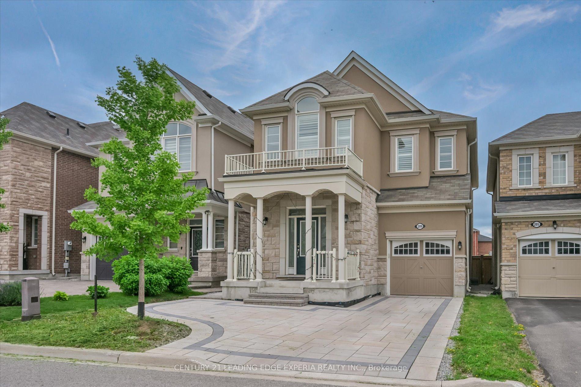 Photo 1 of 209 Baber Crescent, Aurora, Rural Aurora — HOMEH