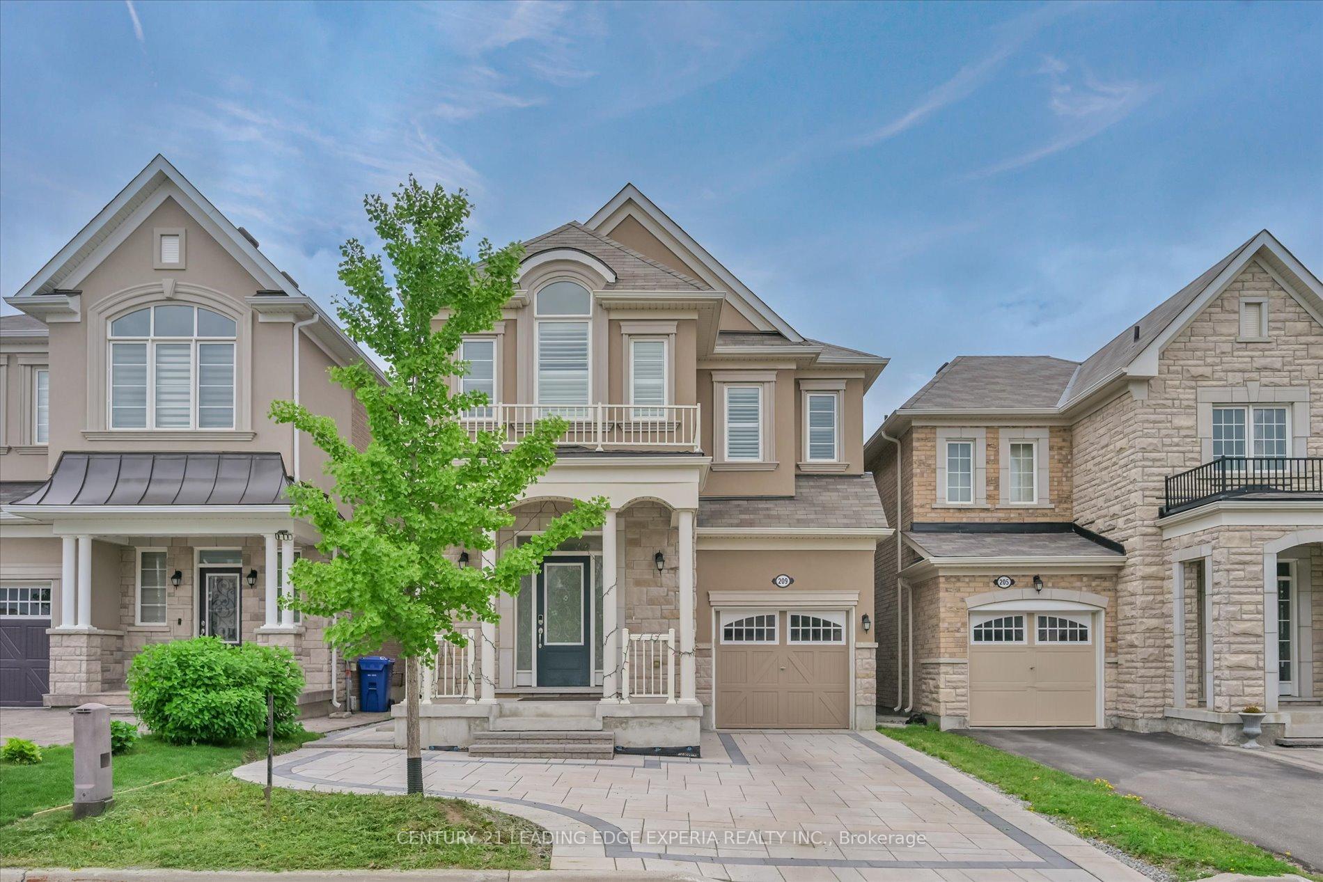 Photo 2 of 209 Baber Crescent, Aurora, Rural Aurora — HOMEH