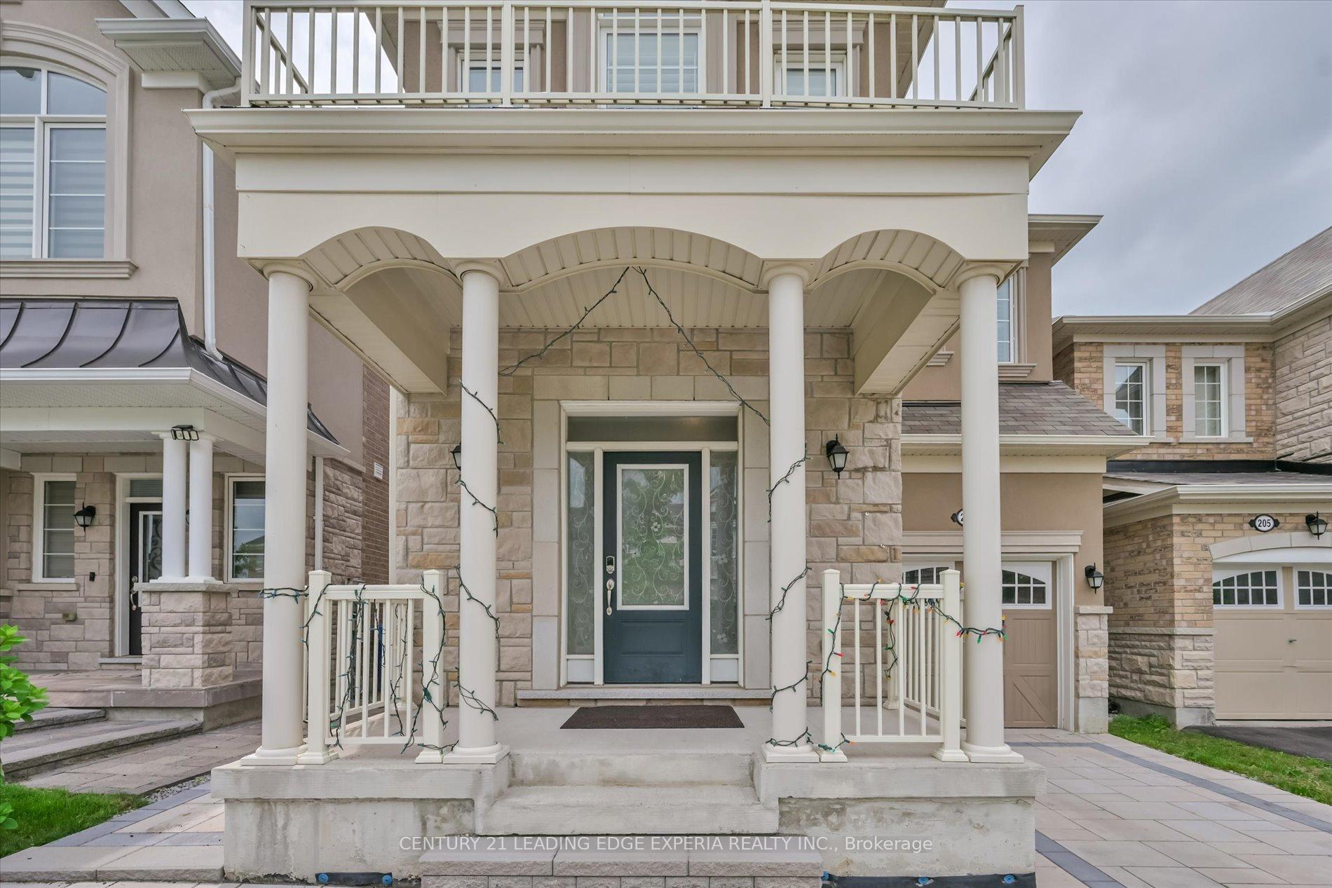 Photo 3 of 209 Baber Crescent, Aurora, Rural Aurora — HOMEH