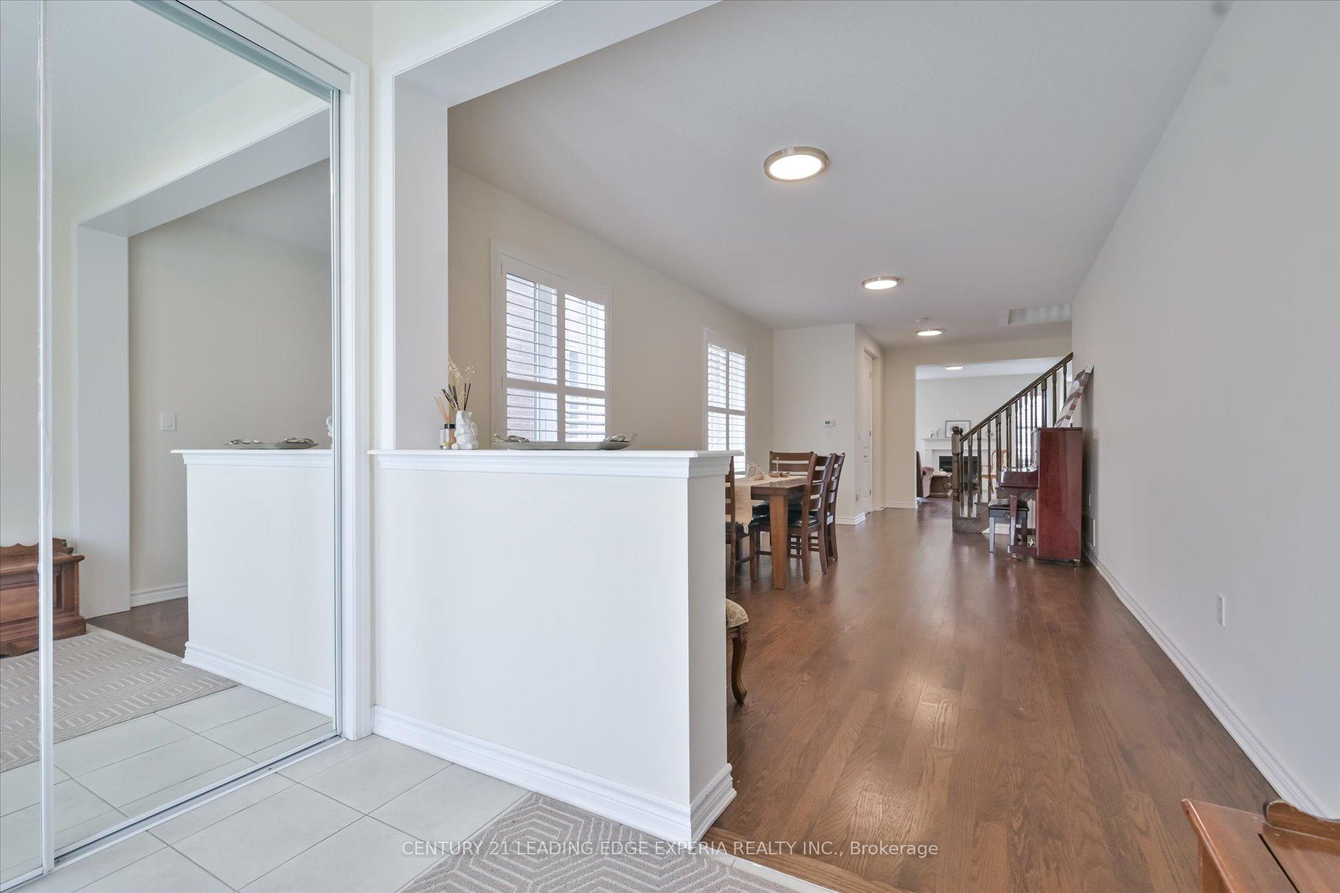 Photo 5 of 209 Baber Crescent, Aurora, Rural Aurora — HOMEH
