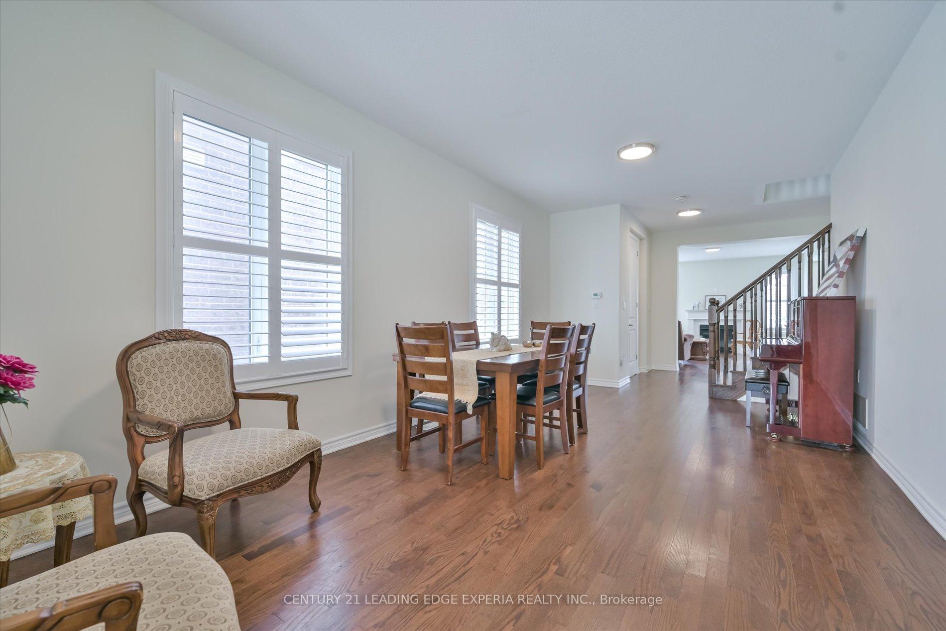 Photo 6 of 209 Baber Crescent, Aurora, Rural Aurora — HOMEH