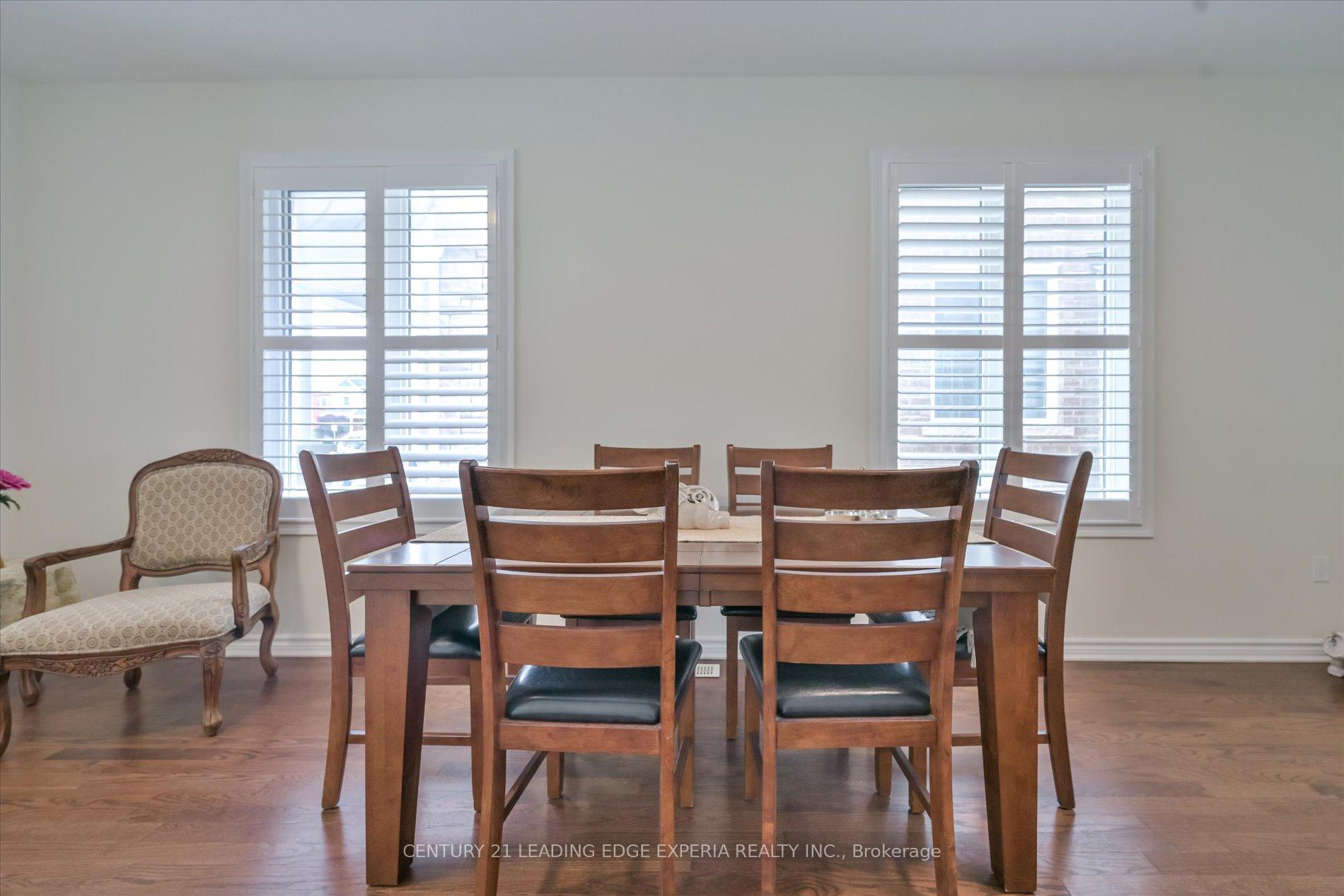 Photo 9 of 209 Baber Crescent, Aurora, Rural Aurora — HOMEH
