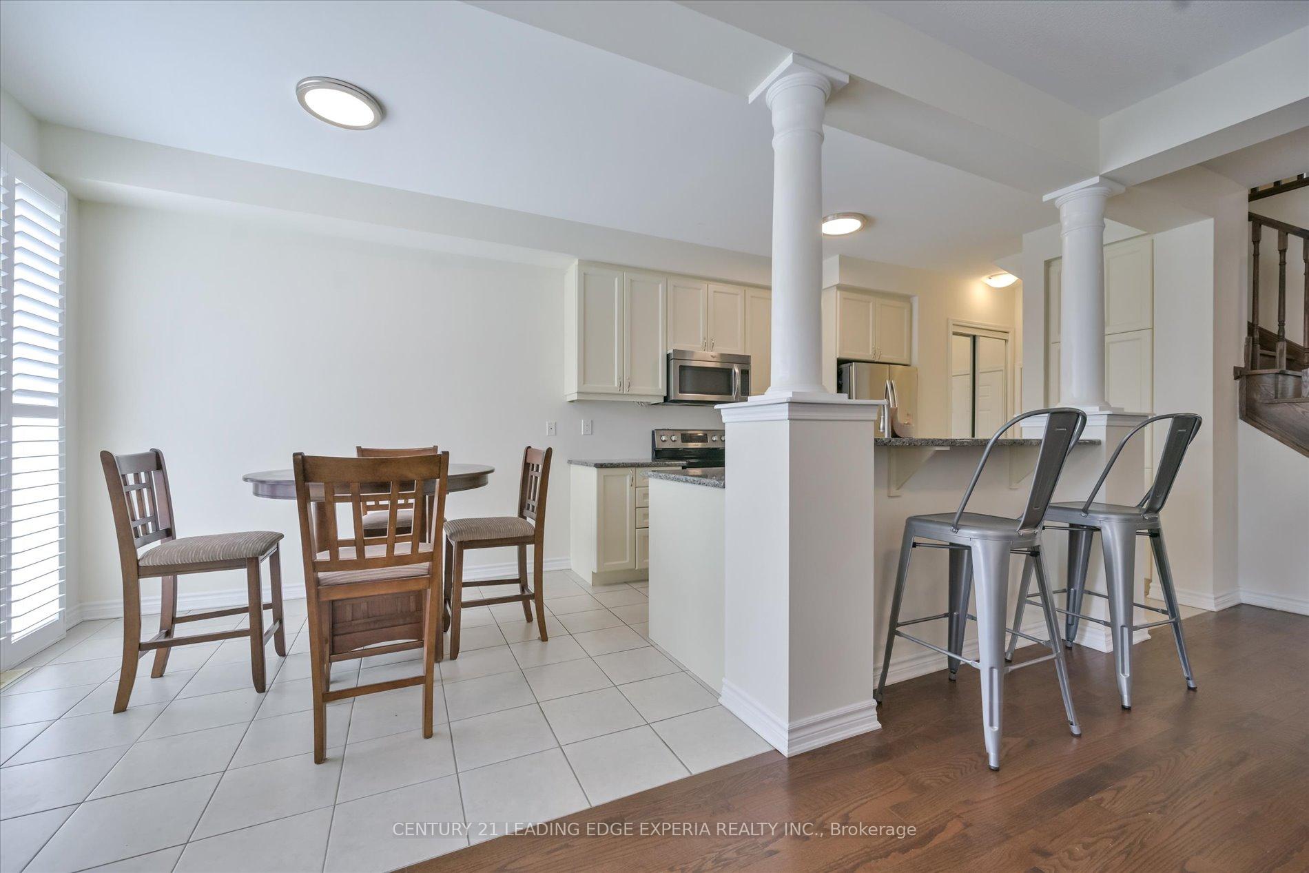 Photo 13 of 209 Baber Crescent, Aurora, Rural Aurora — HOMEH
