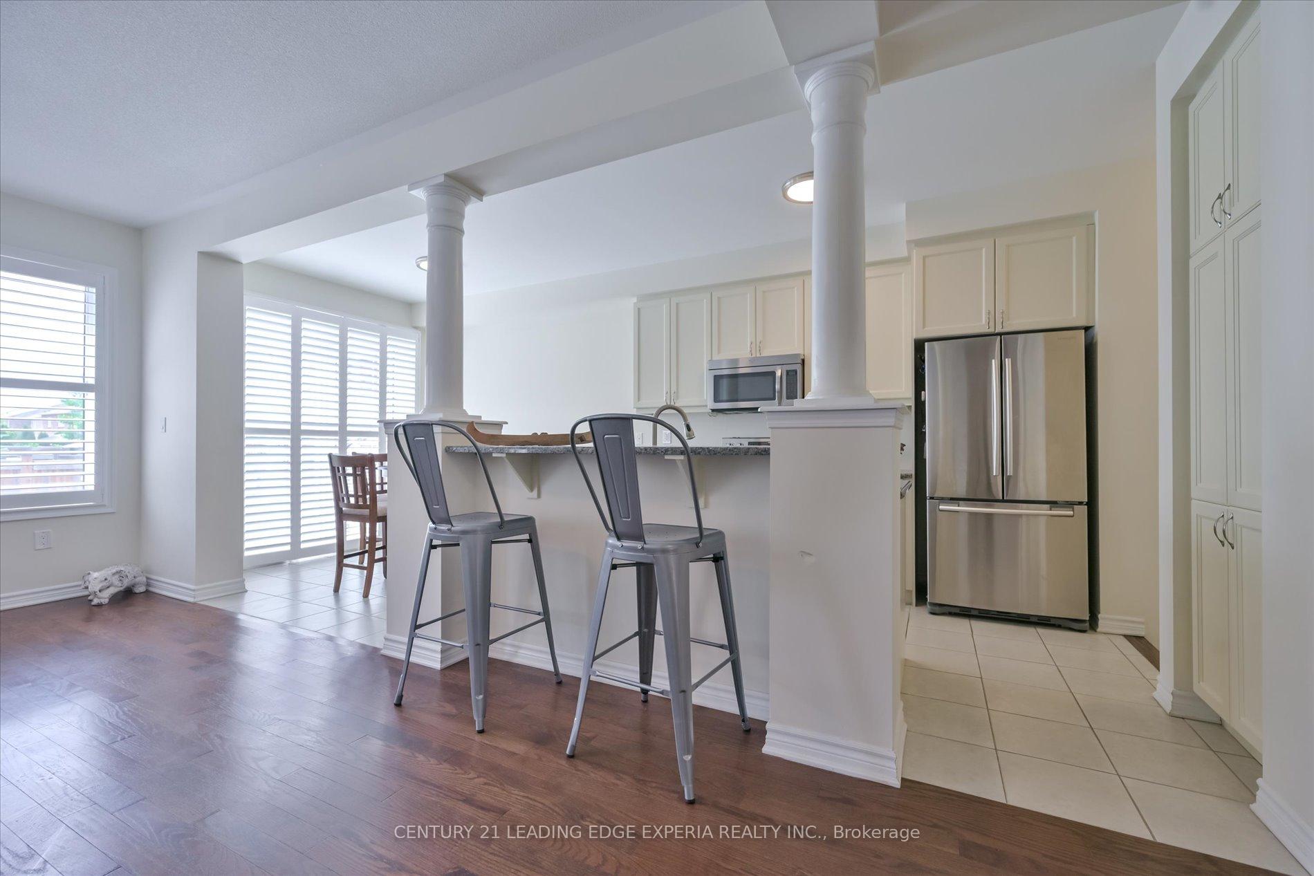 Photo 16 of 209 Baber Crescent, Aurora, Rural Aurora — HOMEH