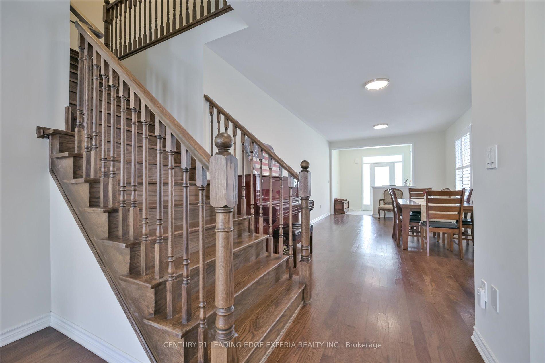 Photo 18 of 209 Baber Crescent, Aurora, Rural Aurora — HOMEH
