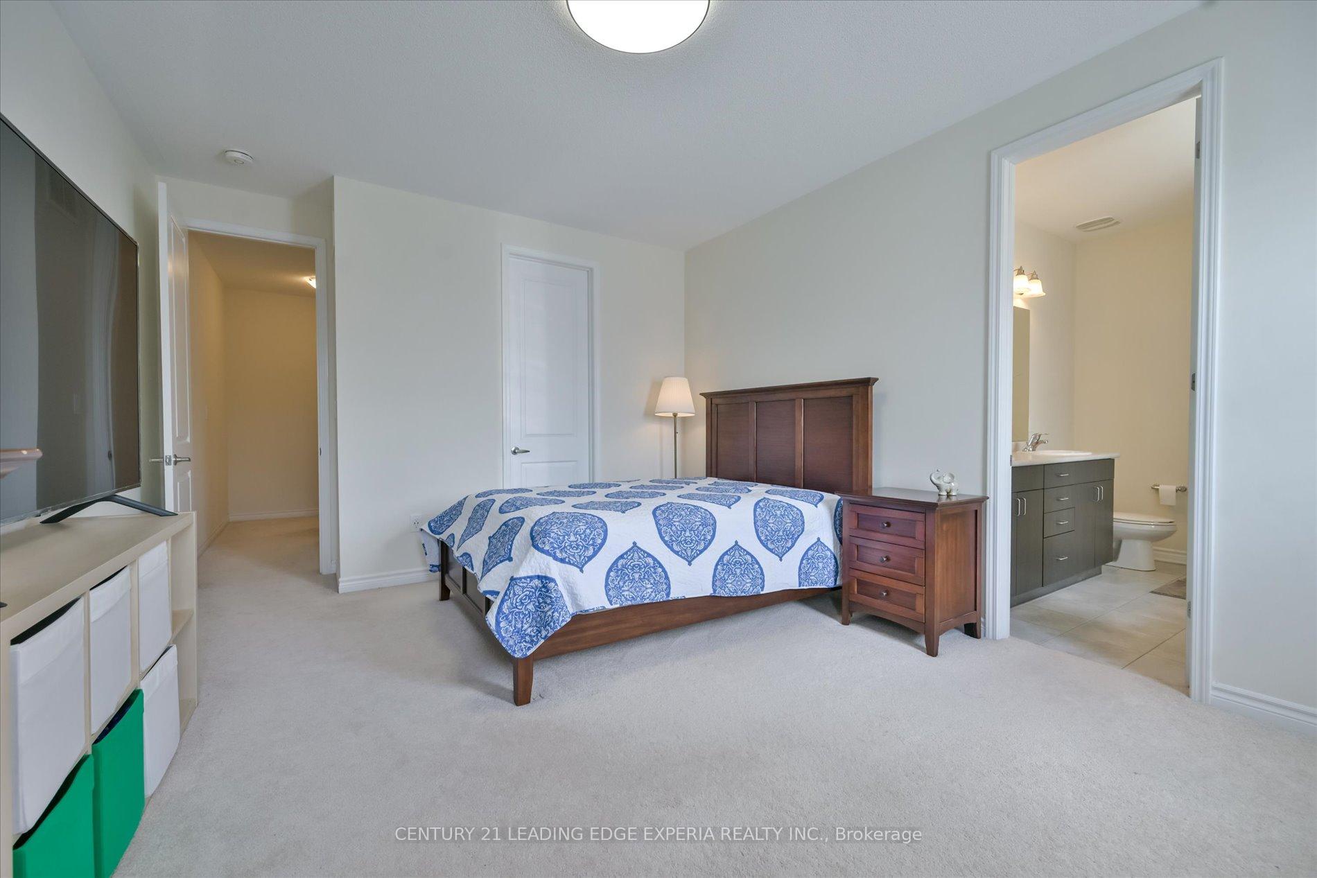 Photo 21 of 209 Baber Crescent, Aurora, Rural Aurora — HOMEH