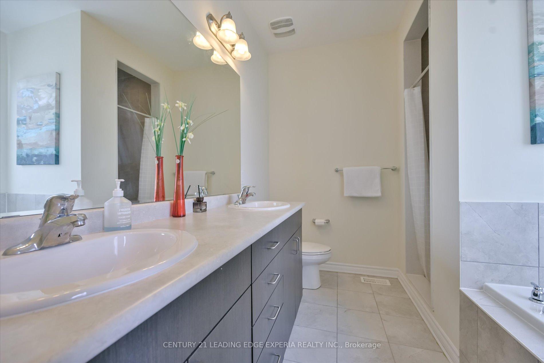 Photo 22 of 209 Baber Crescent, Aurora, Rural Aurora — HOMEH