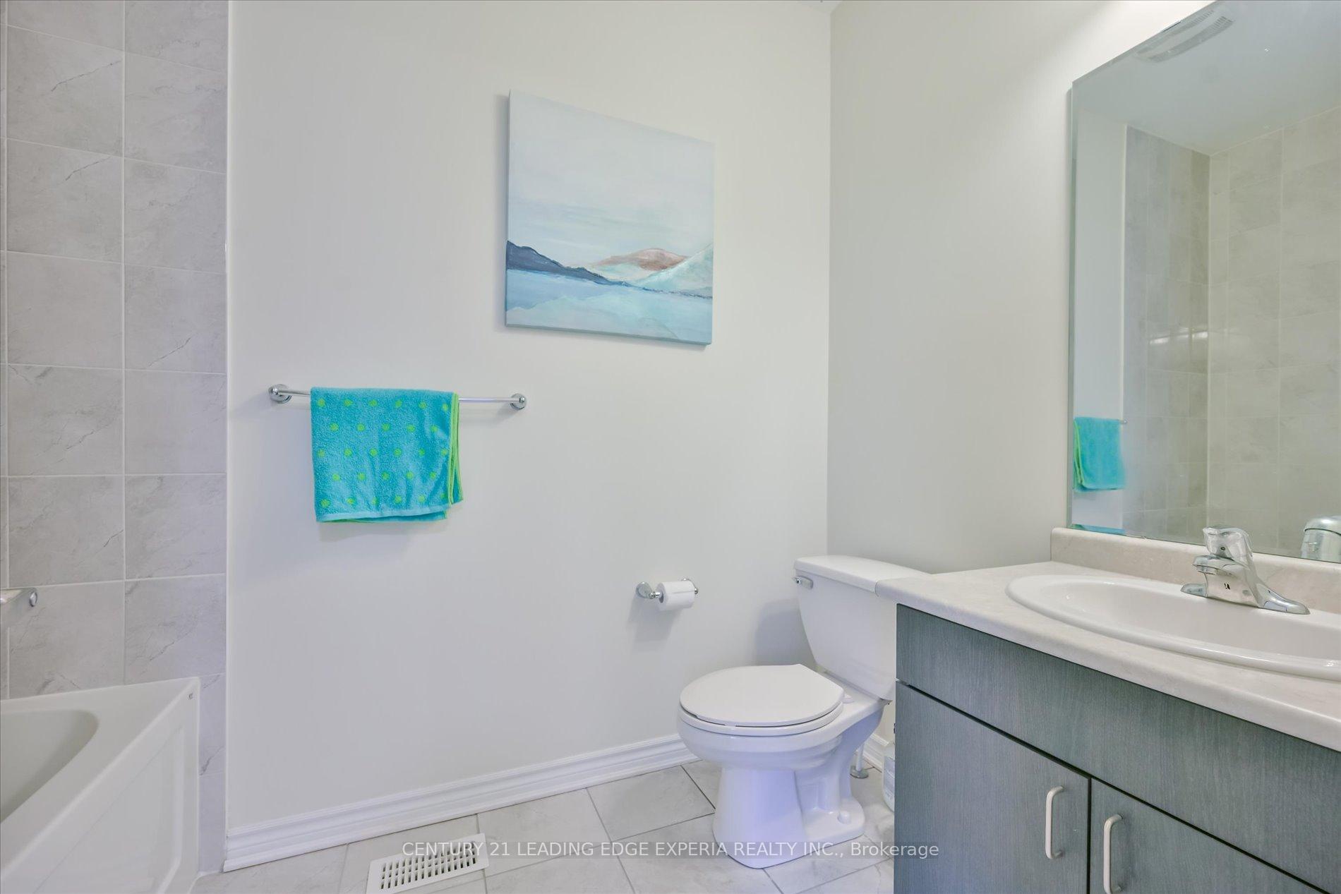 Photo 25 of 209 Baber Crescent, Aurora, Rural Aurora — HOMEH