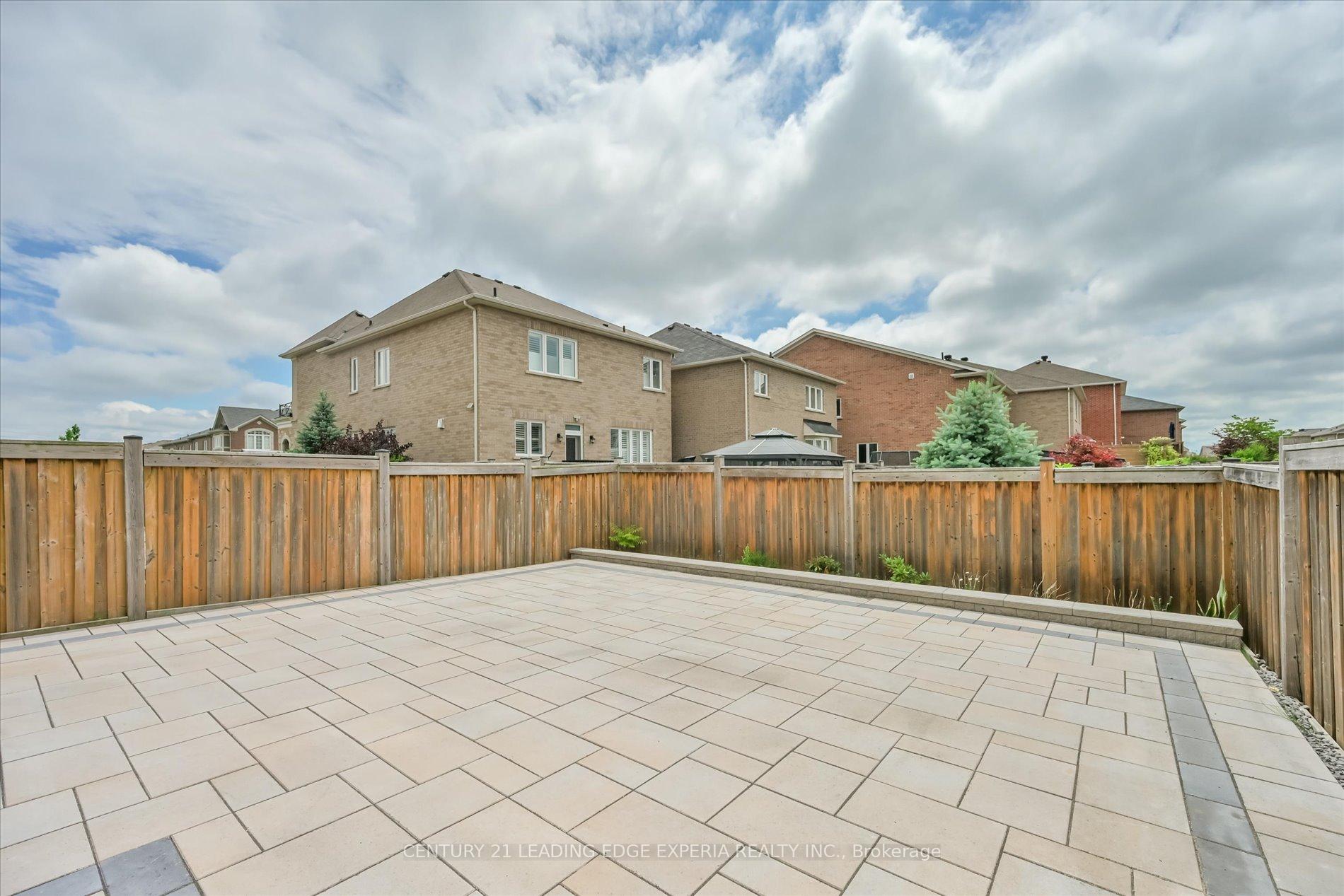 Photo 31 of 209 Baber Crescent, Aurora, Rural Aurora — HOMEH
