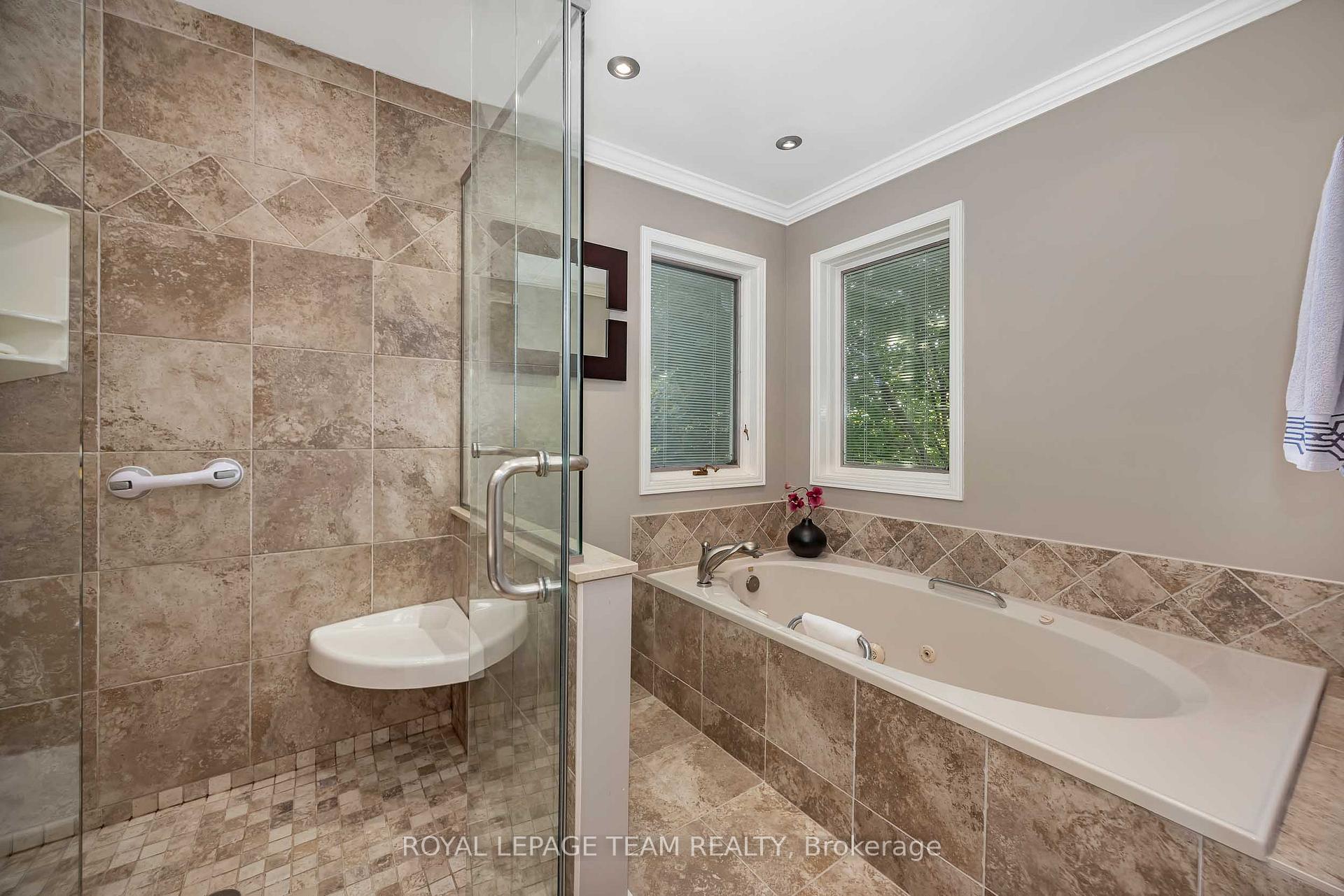 Photo 33 of 47 Stapledon Crescent, Ottawa, Sheahan Estates/Trend Village — HOMEH