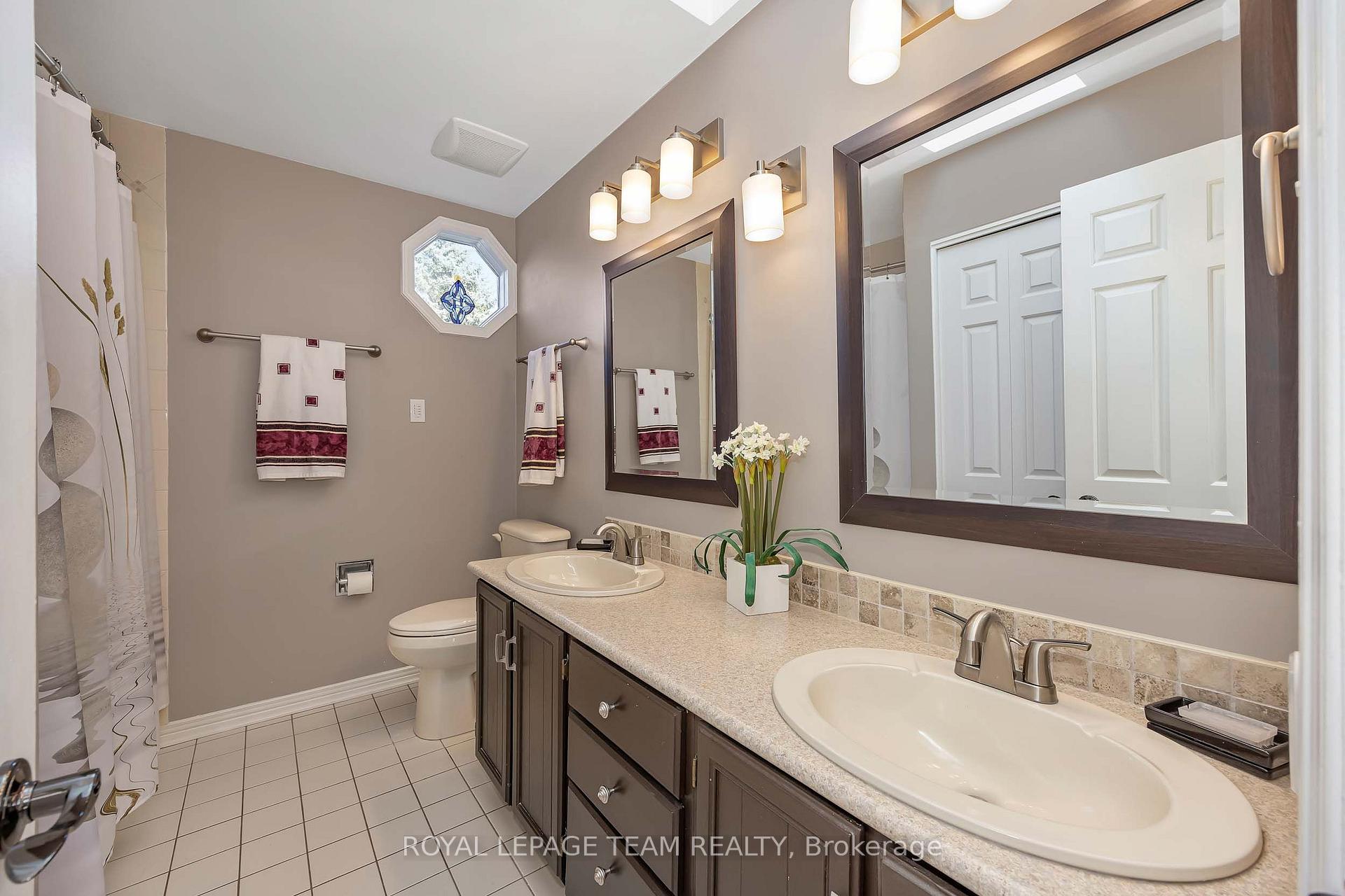 Photo 39 of 47 Stapledon Crescent, Ottawa, Sheahan Estates/Trend Village — HOMEH
