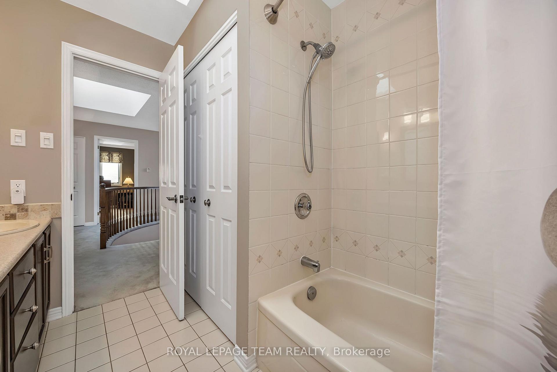Photo 40 of 47 Stapledon Crescent, Ottawa, Sheahan Estates/Trend Village — HOMEH