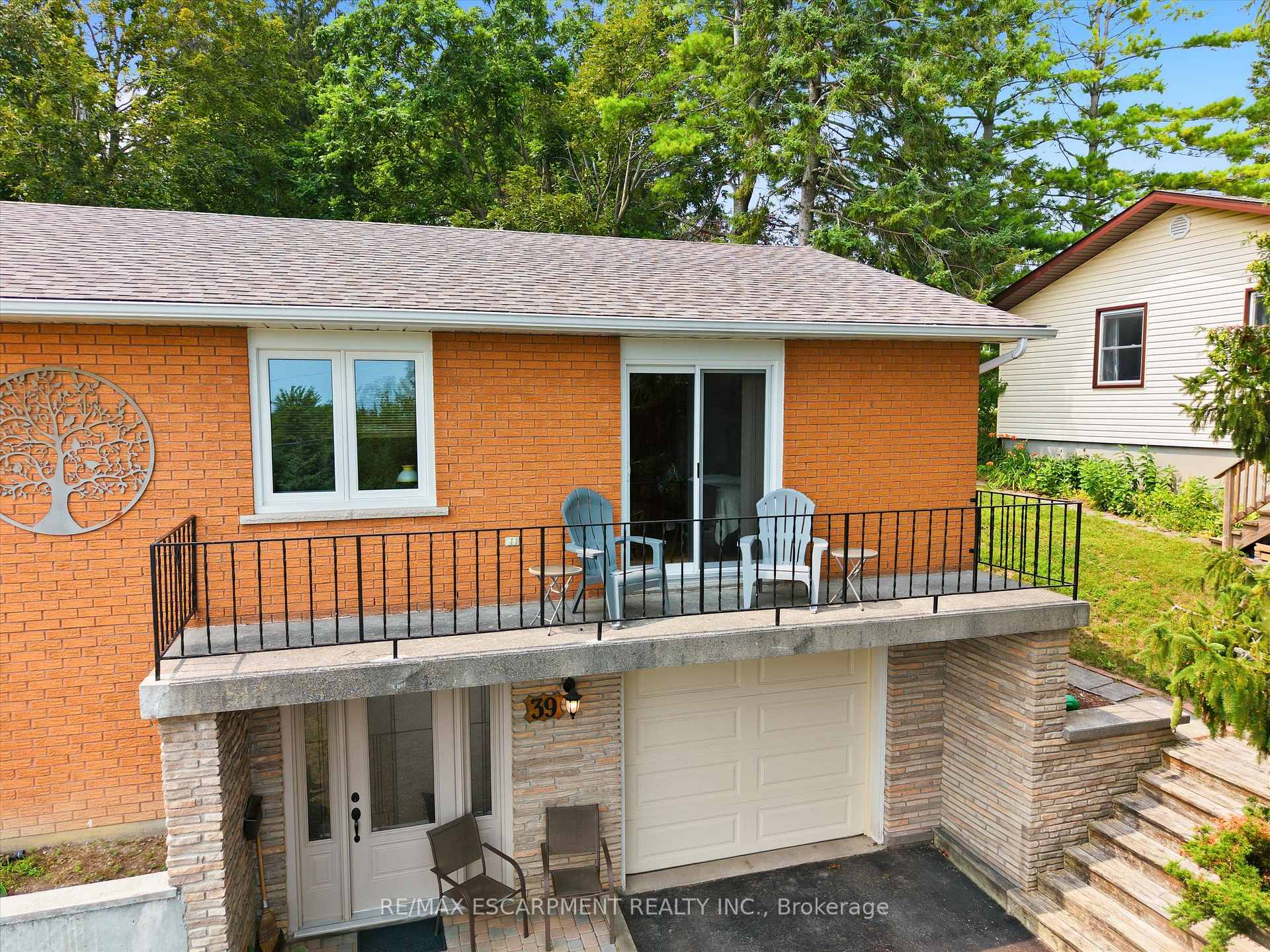 Photo 4 of 39 Orma Drive, Orillia — HOMEH