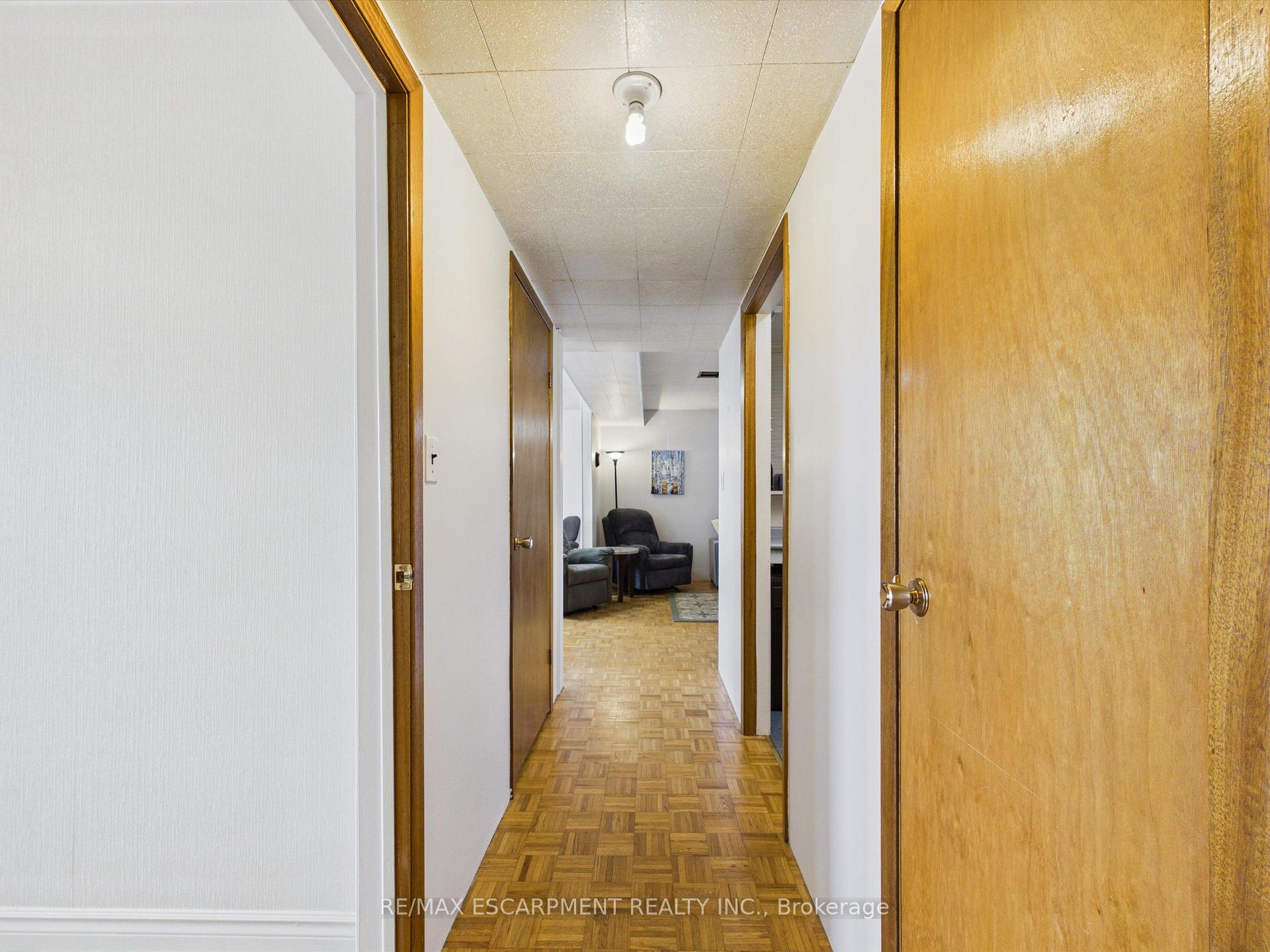 Photo 7 of 39 Orma Drive, Orillia — HOMEH