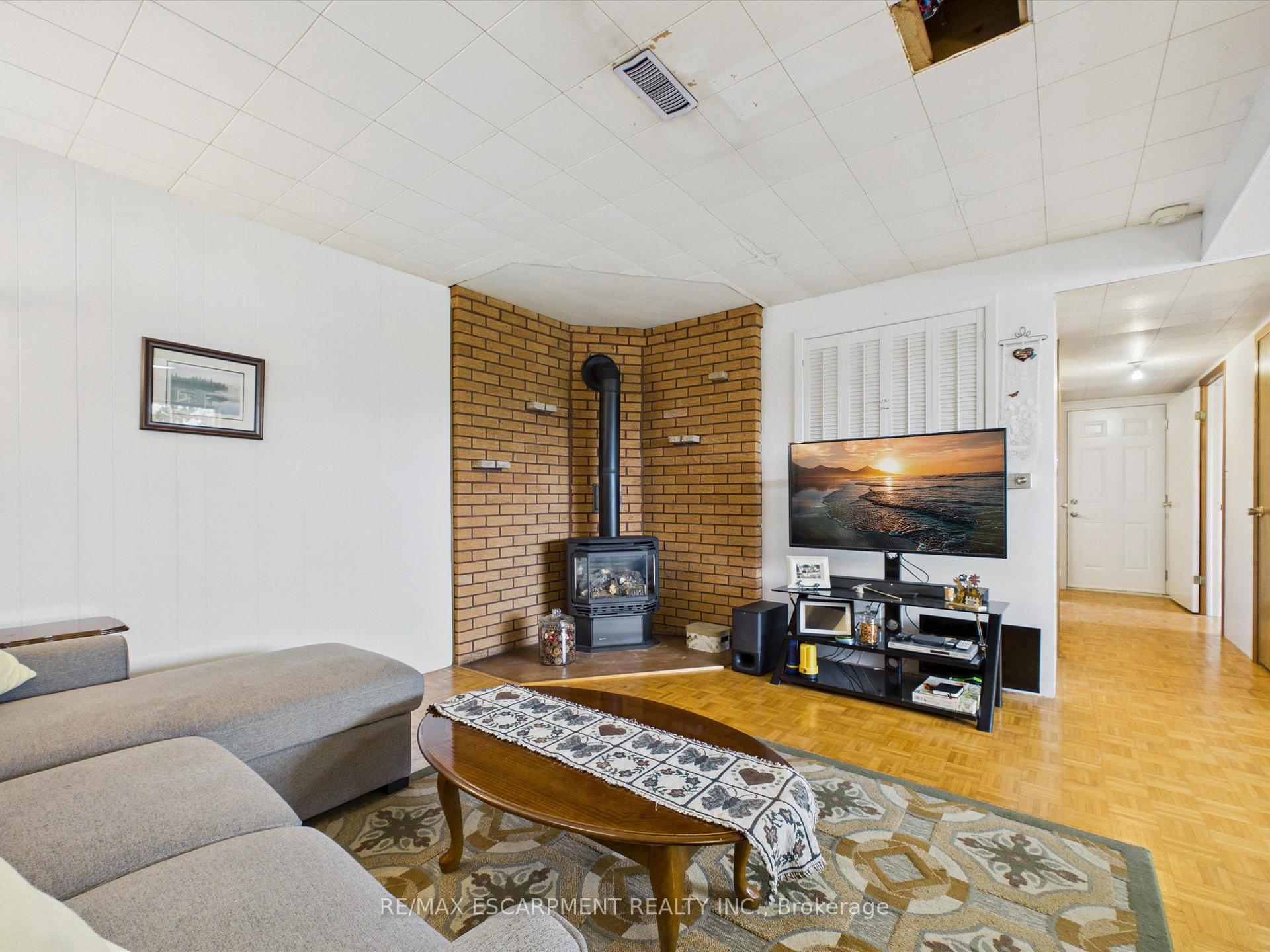 Photo 9 of 39 Orma Drive, Orillia — HOMEH