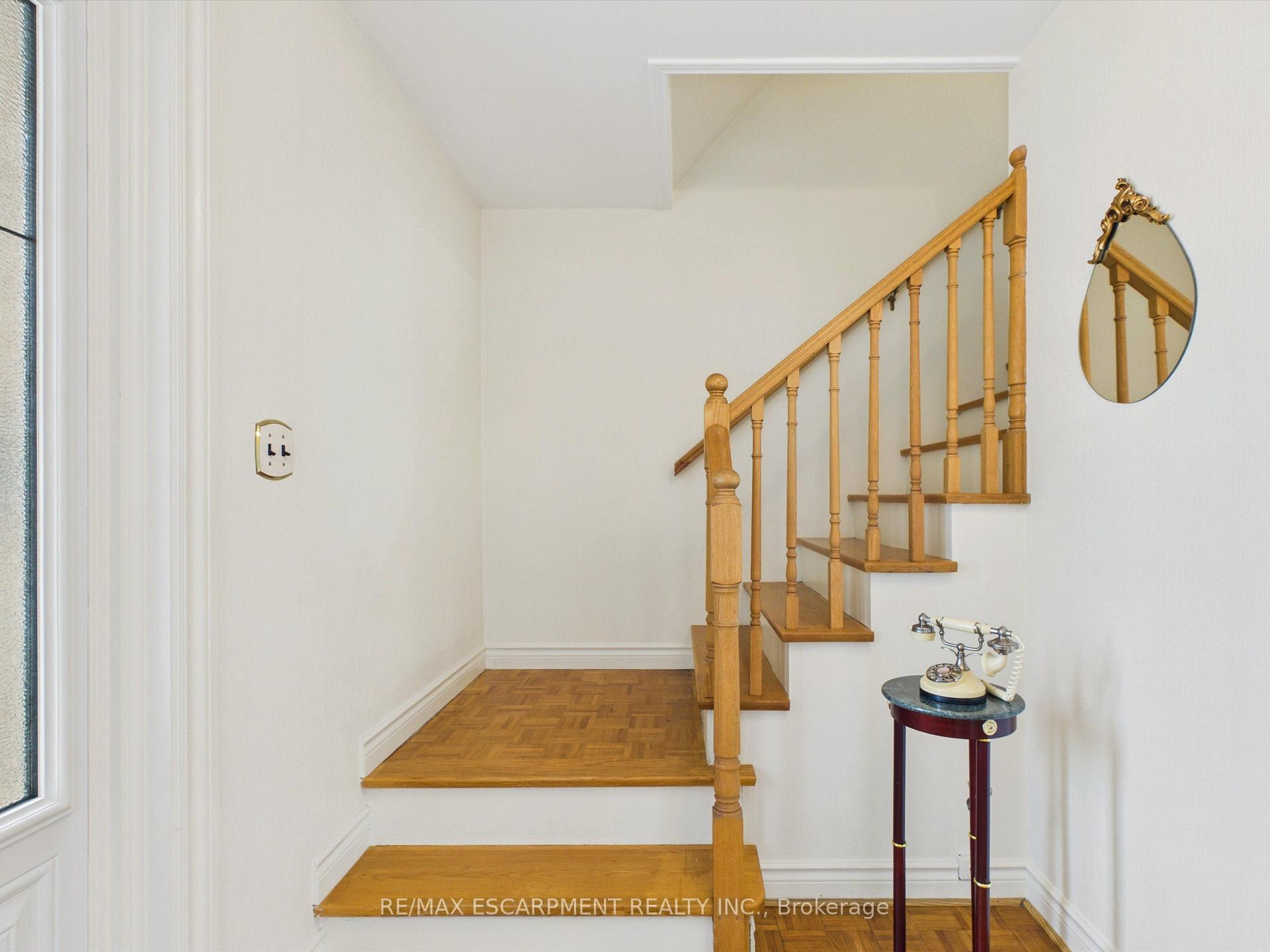 Photo 13 of 39 Orma Drive, Orillia — HOMEH