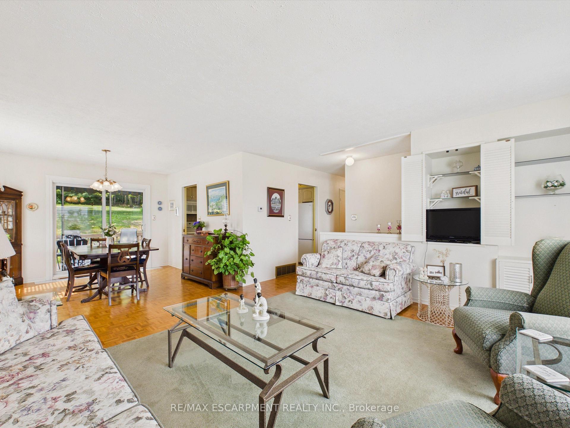 Photo 16 of 39 Orma Drive, Orillia — HOMEH