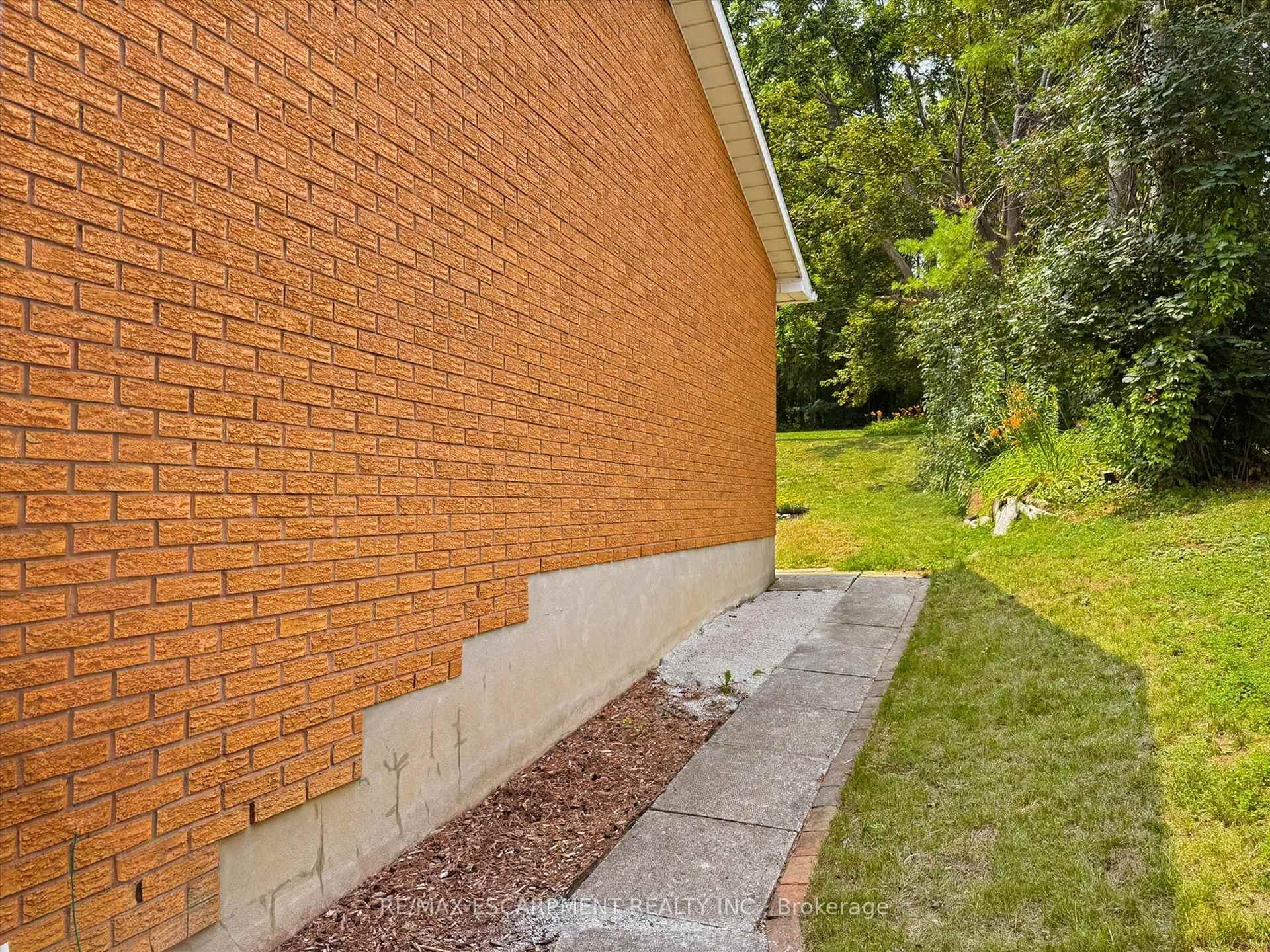 Photo 36 of 39 Orma Drive, Orillia — HOMEH