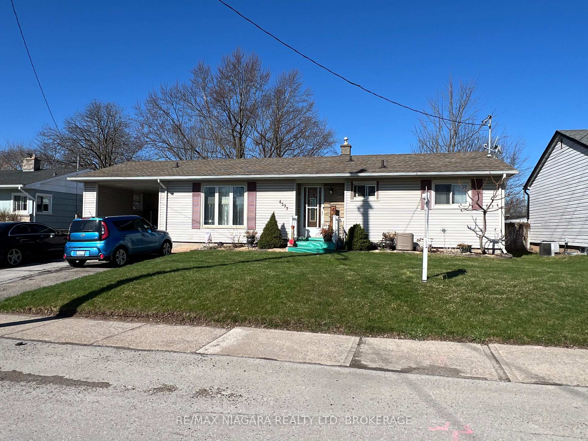 Photo 3 of 4577 Drummond Road, Niagara Falls, Morrison — HOMEH