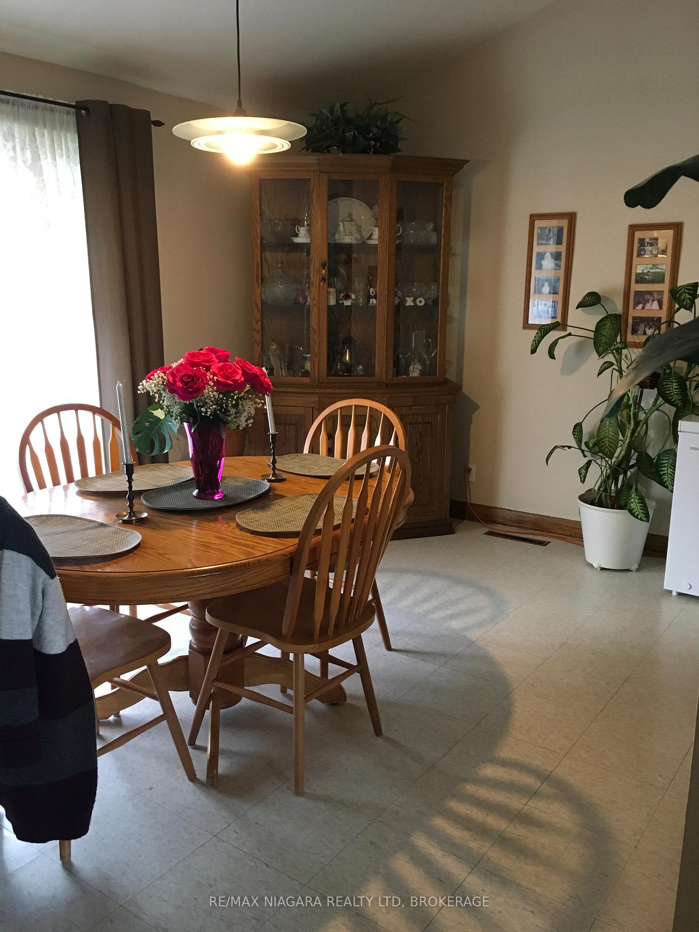 Photo 10 of 4577 Drummond Road, Niagara Falls, Morrison — HOMEH