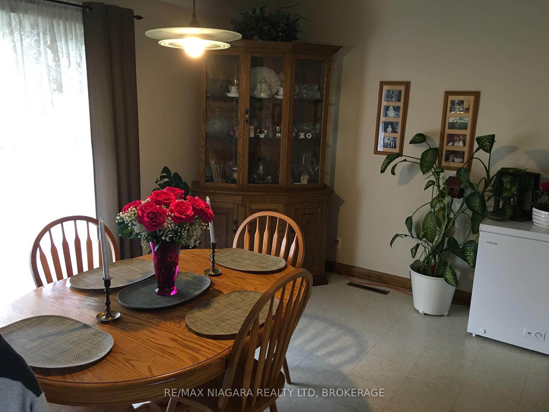 Photo 11 of 4577 Drummond Road, Niagara Falls, Morrison — HOMEH