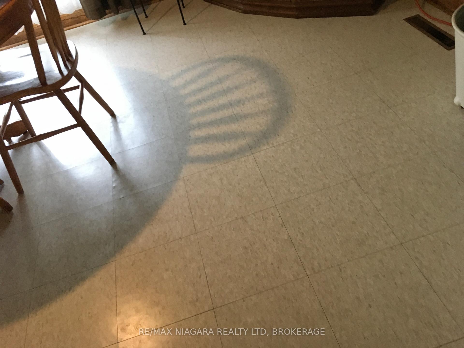 Photo 12 of 4577 Drummond Road, Niagara Falls, Morrison — HOMEH