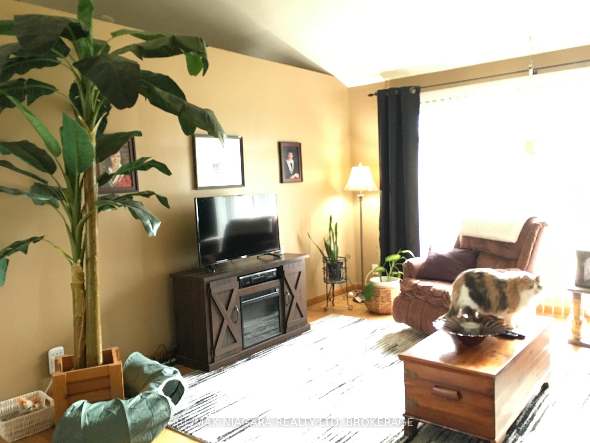 Photo 17 of 4577 Drummond Road, Niagara Falls, Morrison — HOMEH