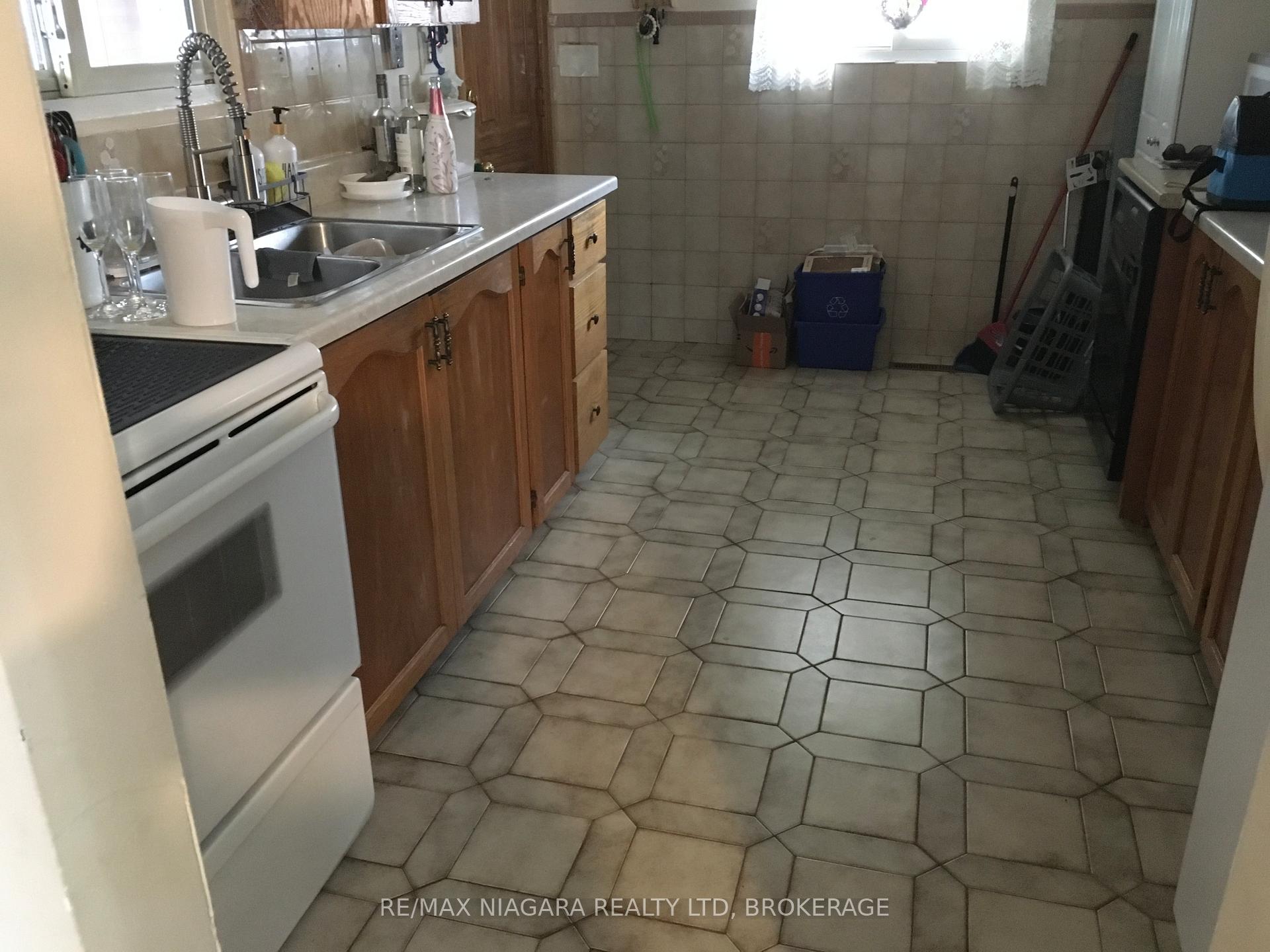 Photo 23 of 4577 Drummond Road, Niagara Falls, Morrison — HOMEH