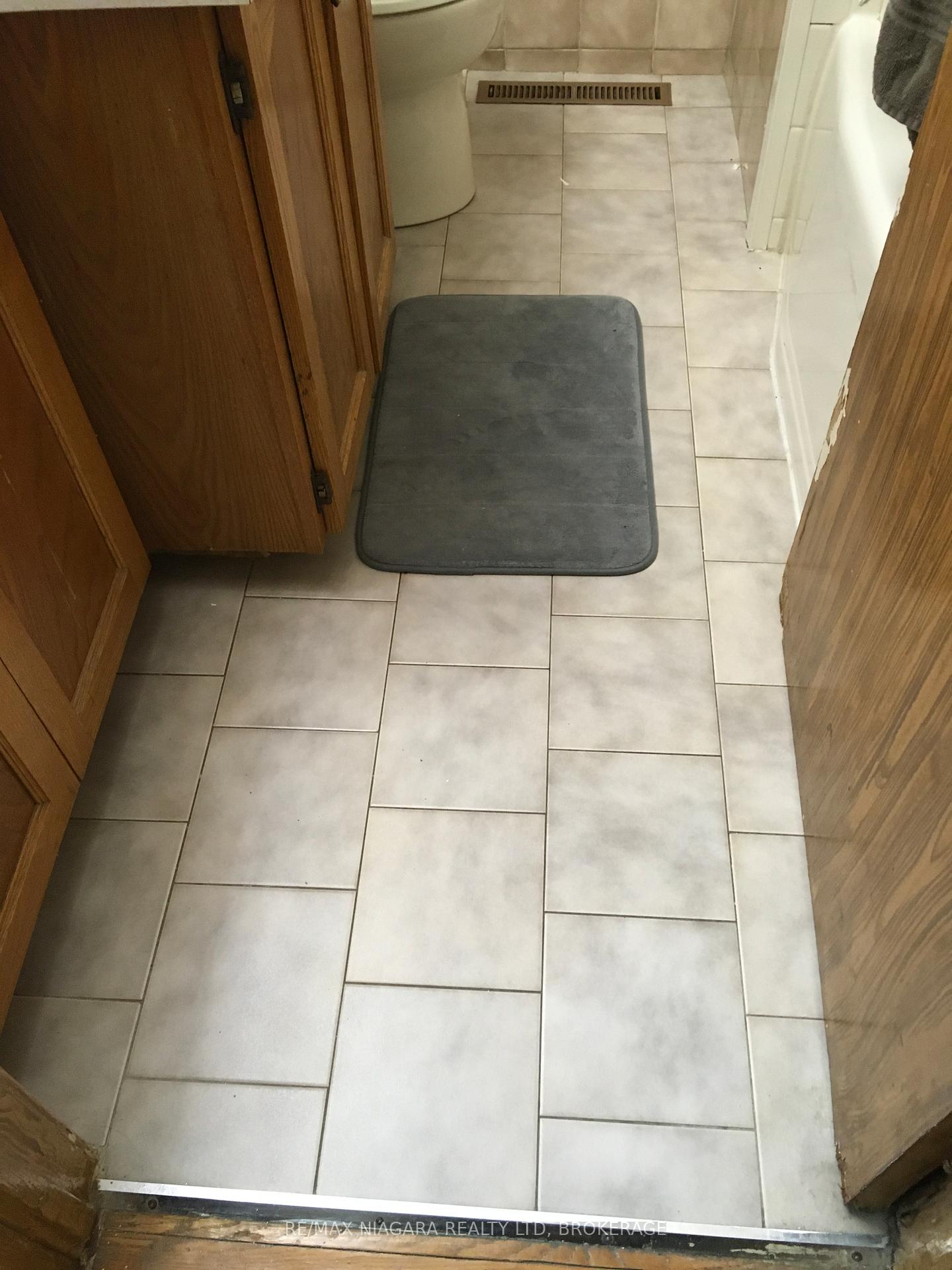 Photo 28 of 4577 Drummond Road, Niagara Falls, Morrison — HOMEH