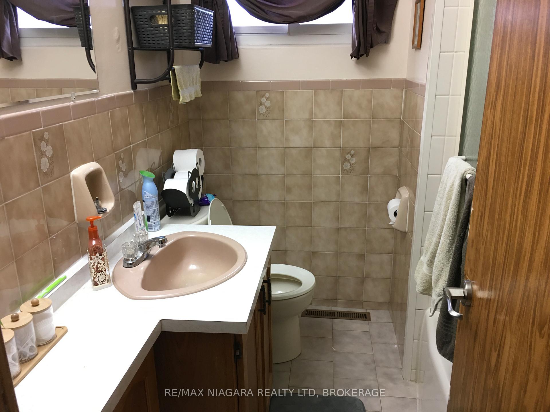 Photo 29 of 4577 Drummond Road, Niagara Falls, Morrison — HOMEH