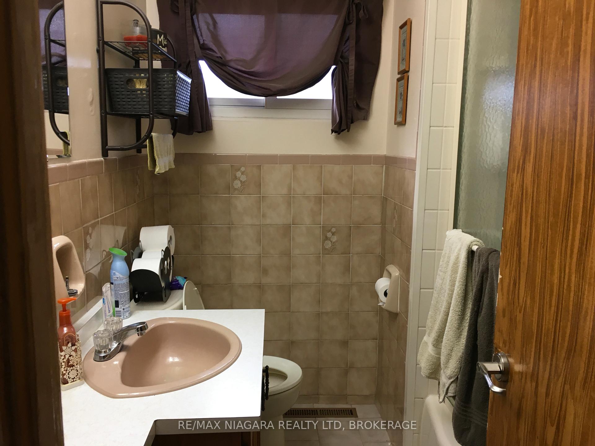 Photo 30 of 4577 Drummond Road, Niagara Falls, Morrison — HOMEH