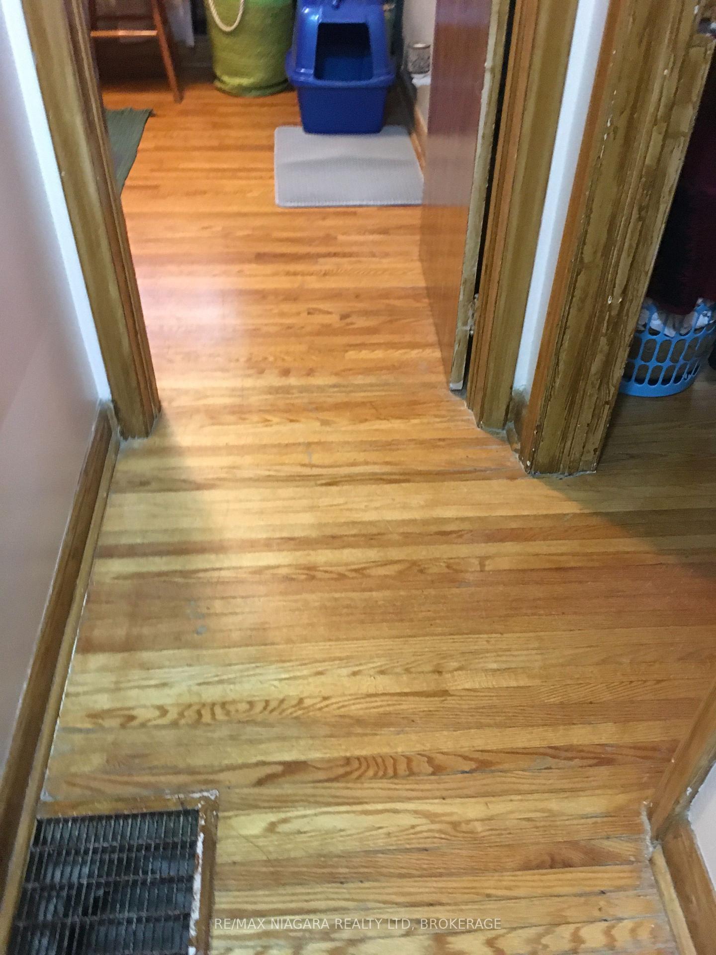 Photo 31 of 4577 Drummond Road, Niagara Falls, Morrison — HOMEH