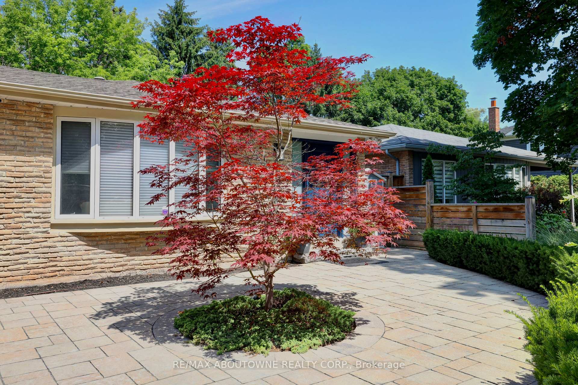 Photo 3 of 497 Anthony Drive, Oakville, Old Oakville — HOMEH
