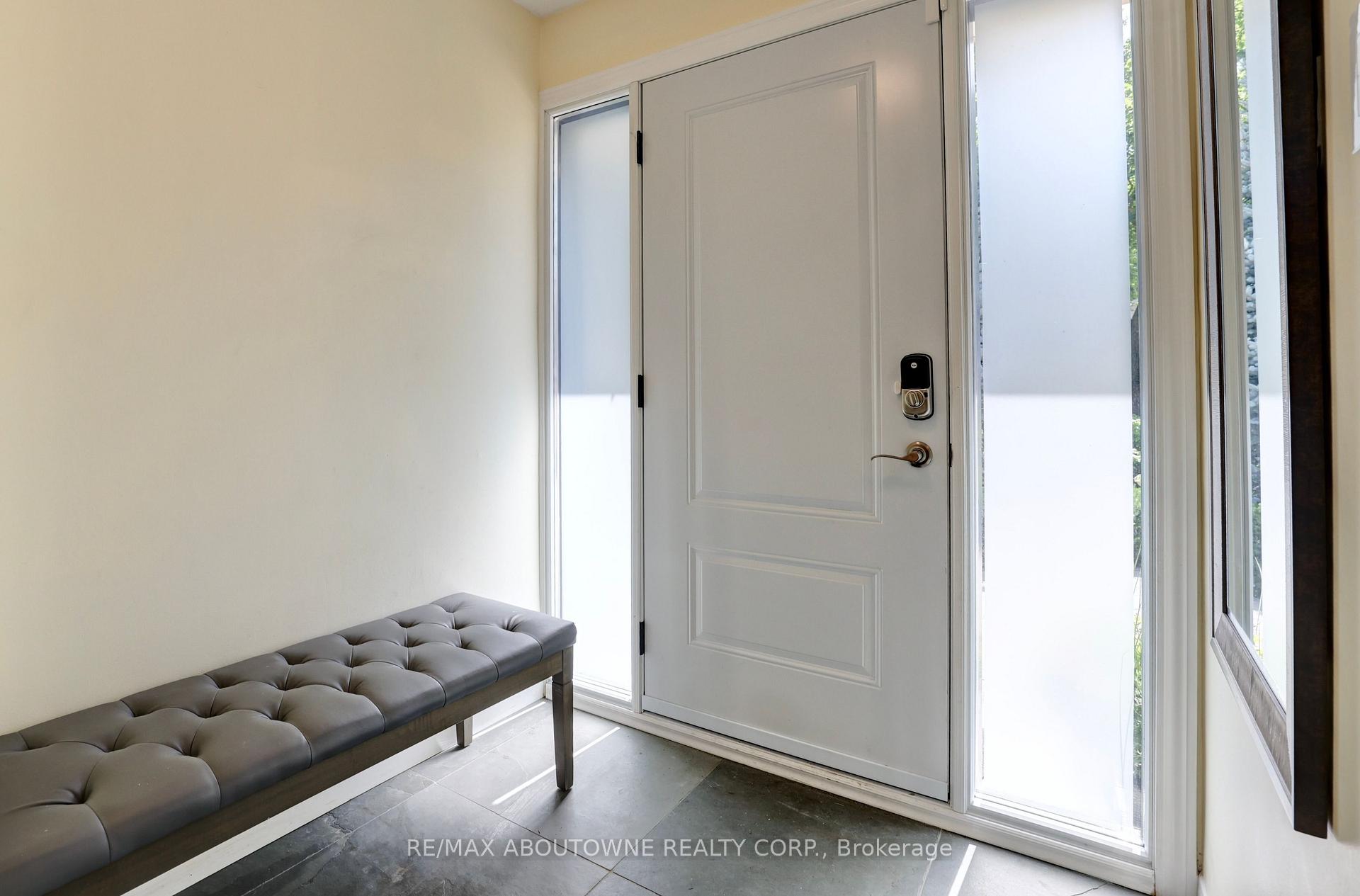 Photo 4 of 497 Anthony Drive, Oakville, Old Oakville — HOMEH