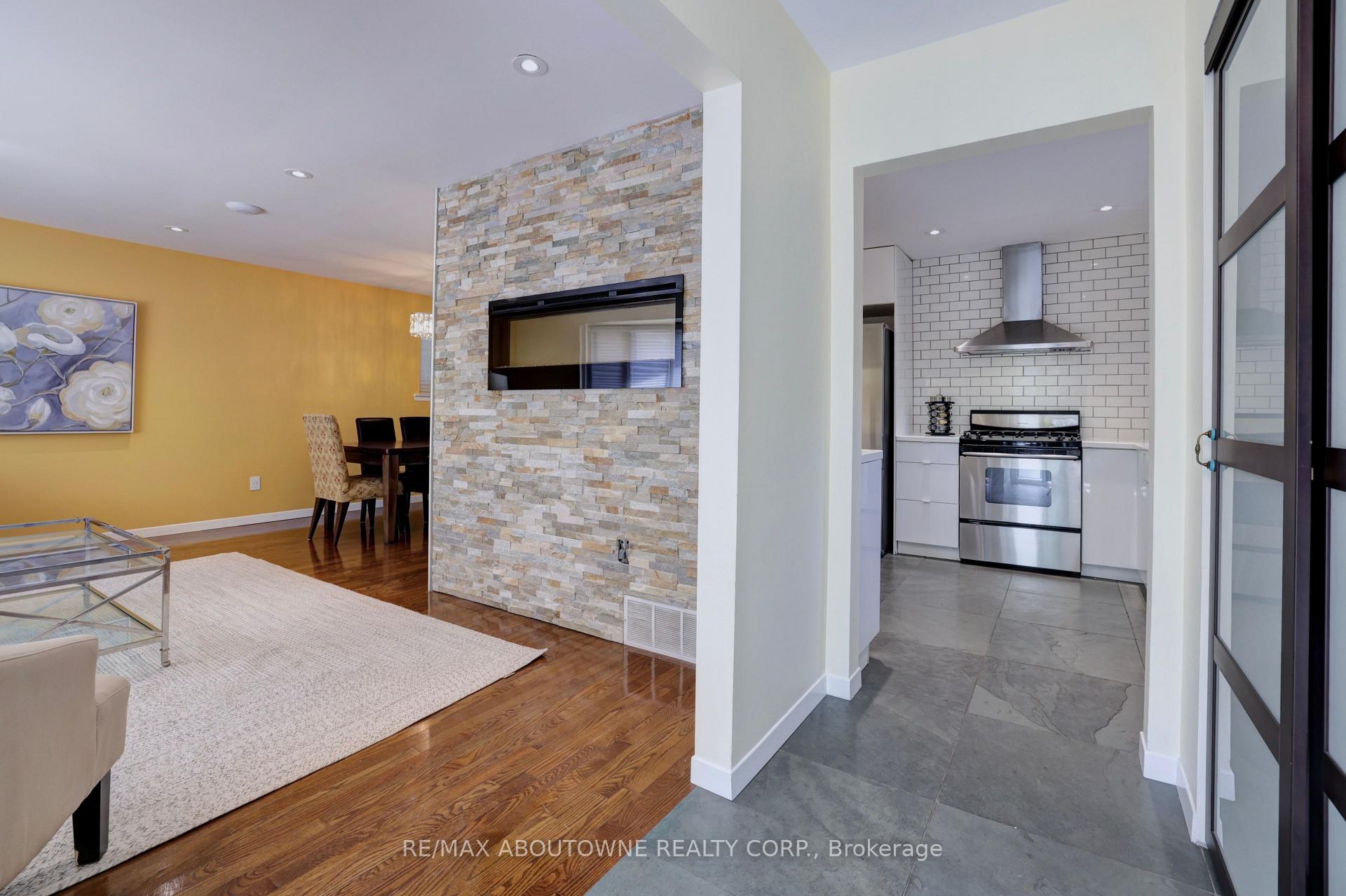 Photo 6 of 497 Anthony Drive, Oakville, Old Oakville — HOMEH