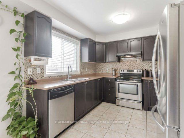 Photo 7 of 3 Ashmere Road, Brampton, Fletcher's Meadow — HOMEH