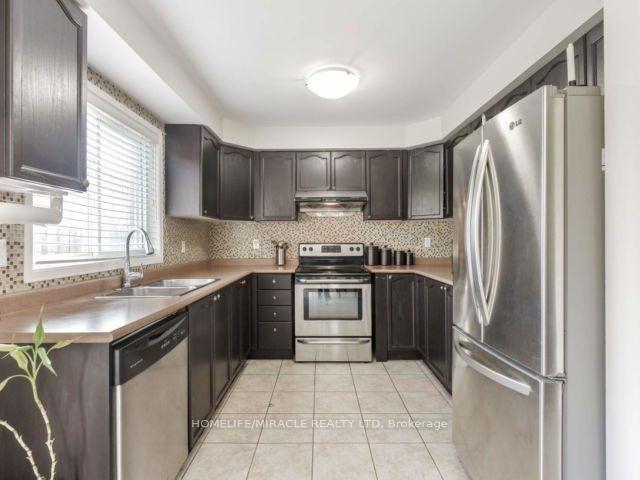 Photo 10 of 3 Ashmere Road, Brampton, Fletcher's Meadow — HOMEH