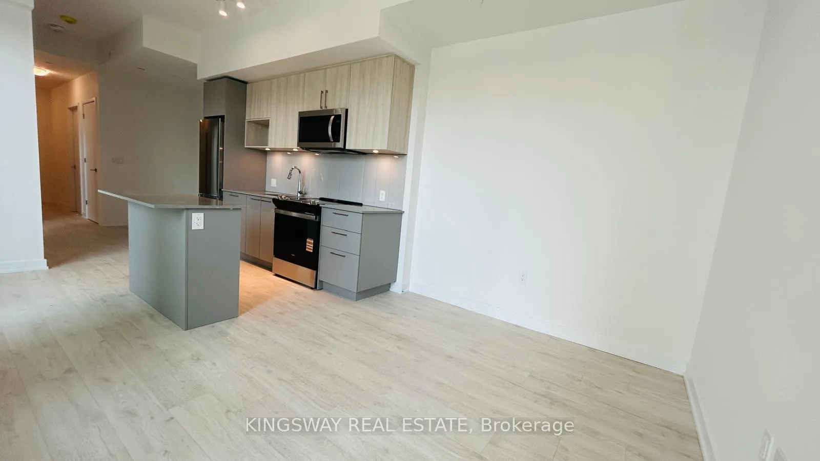 Photo 3 of Unit 201, 500 Plains Road E, Burlington, LaSalle — HOMEH
