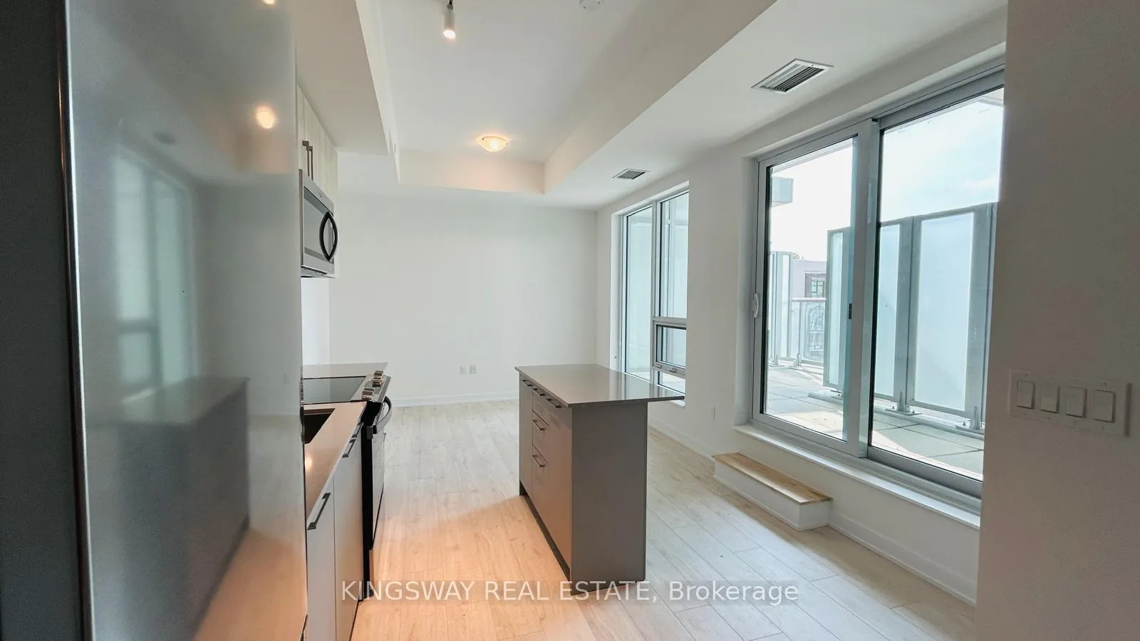 Photo 4 of Unit 201, 500 Plains Road E, Burlington, LaSalle — HOMEH